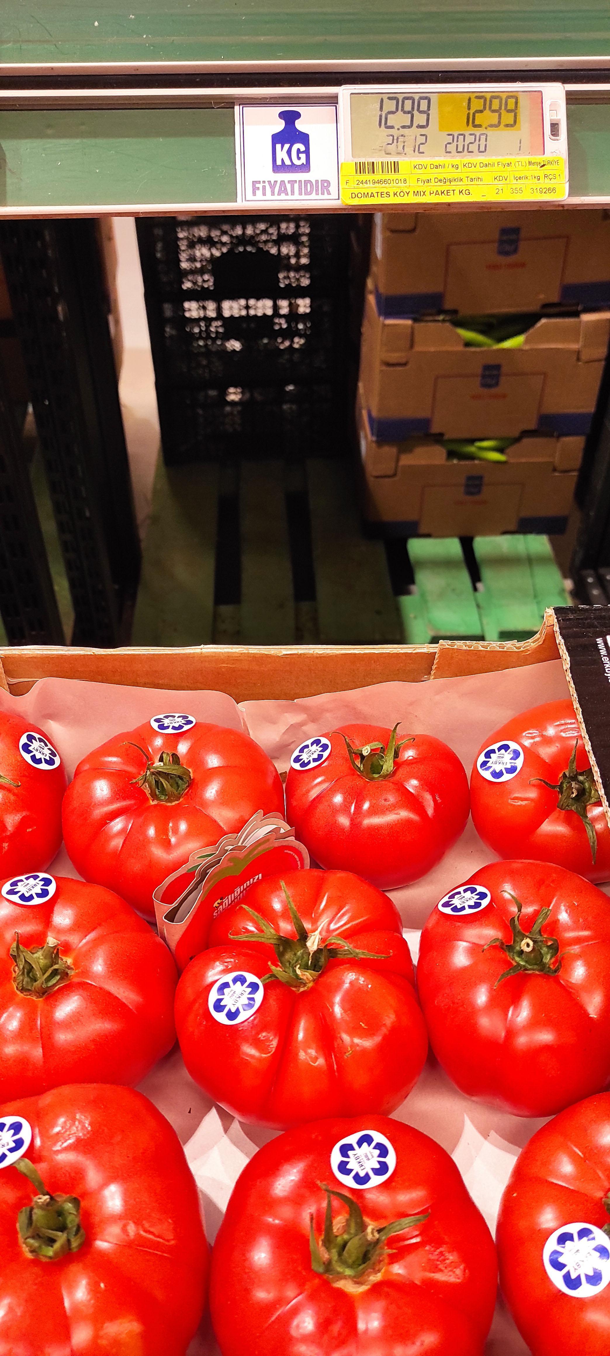 Domatesin fiyatı, 10 kilometrede 3 kat arttı