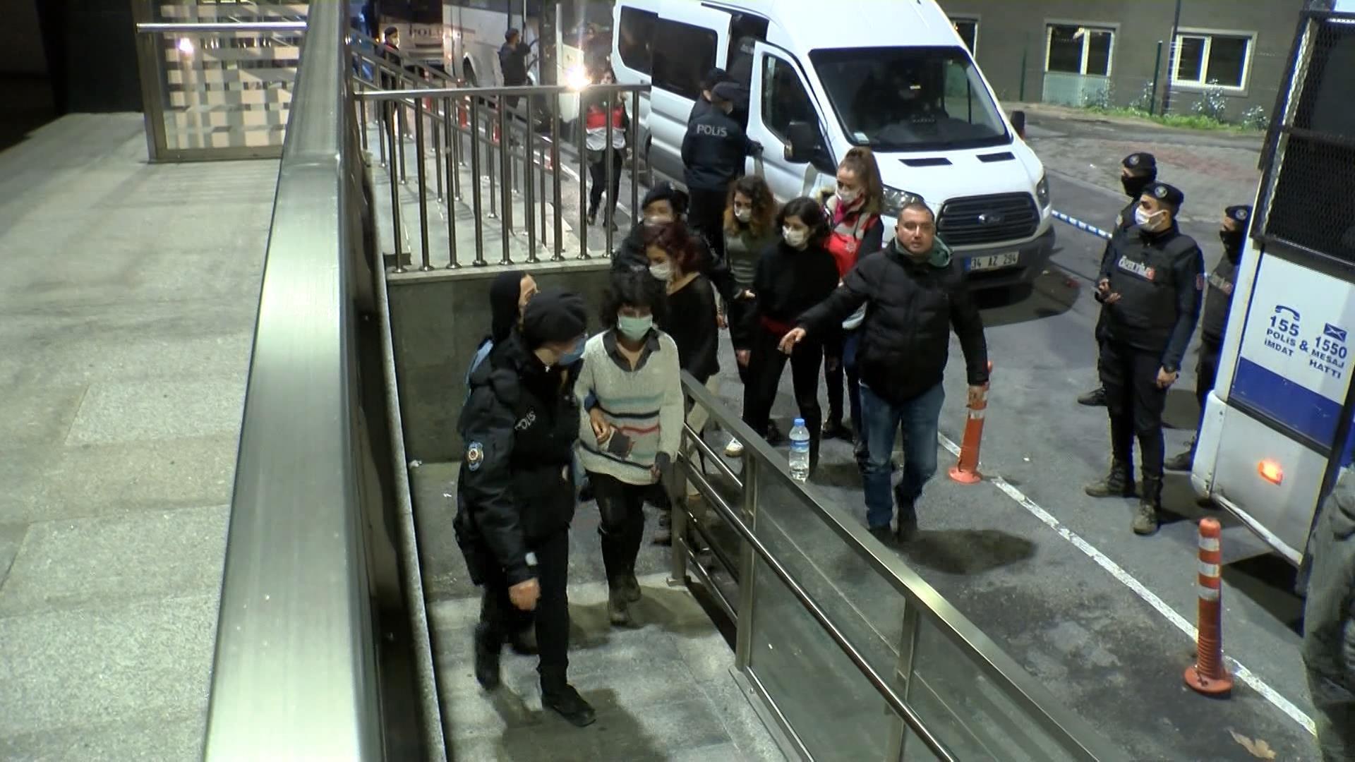 Boğaziçi Üniversitesindeki eylemlerde gözaltına alınan 159 kişiden 98i serbest bırakıldı