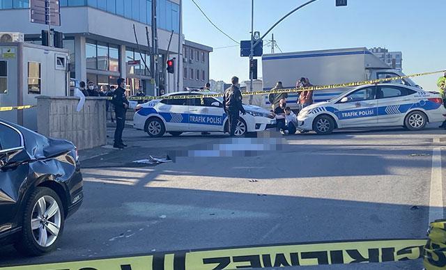 Ümraniyede kazada motosikletteki kişi öldü; kaza anı kamerada