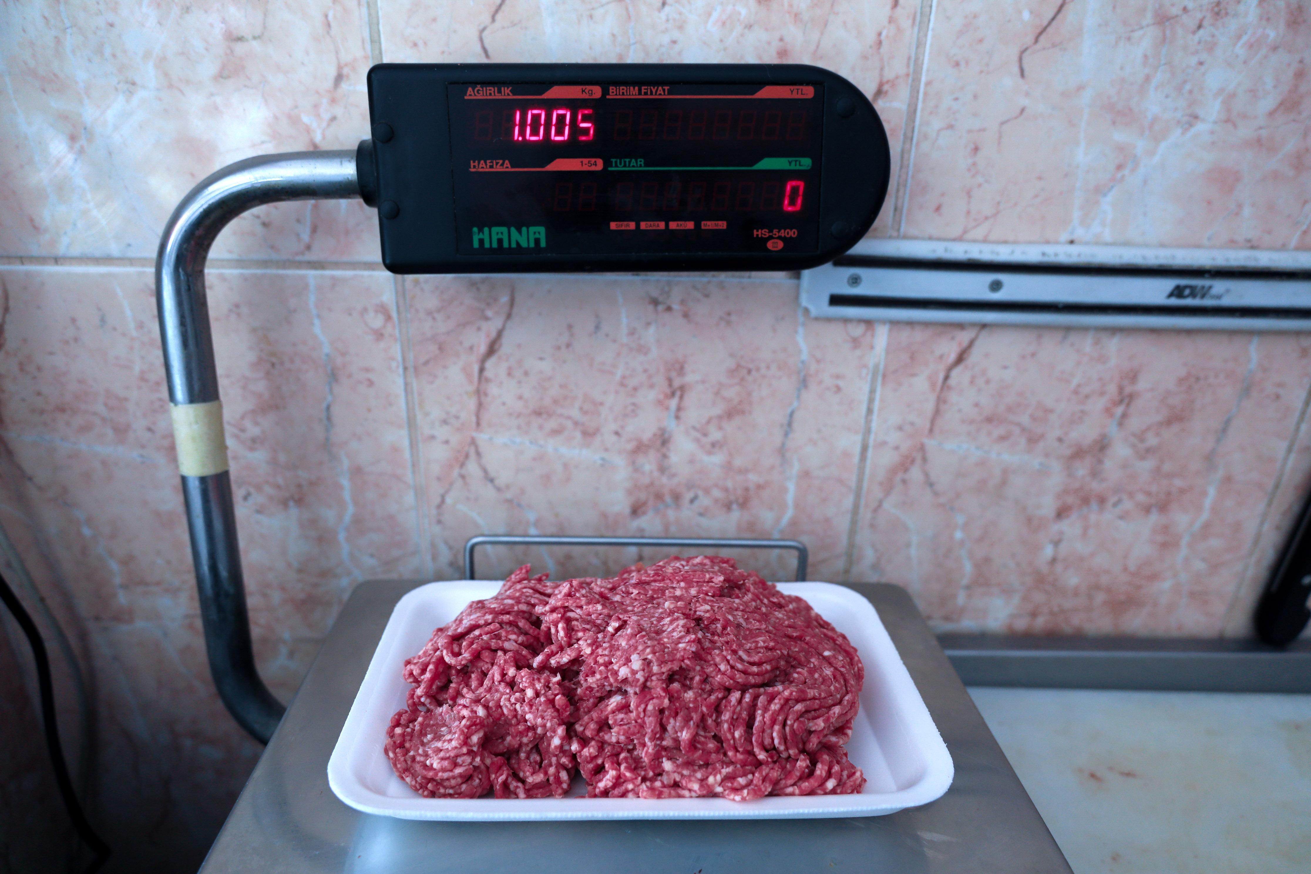 1 kilo kıyma fiyatına 4 adet yeşil erik