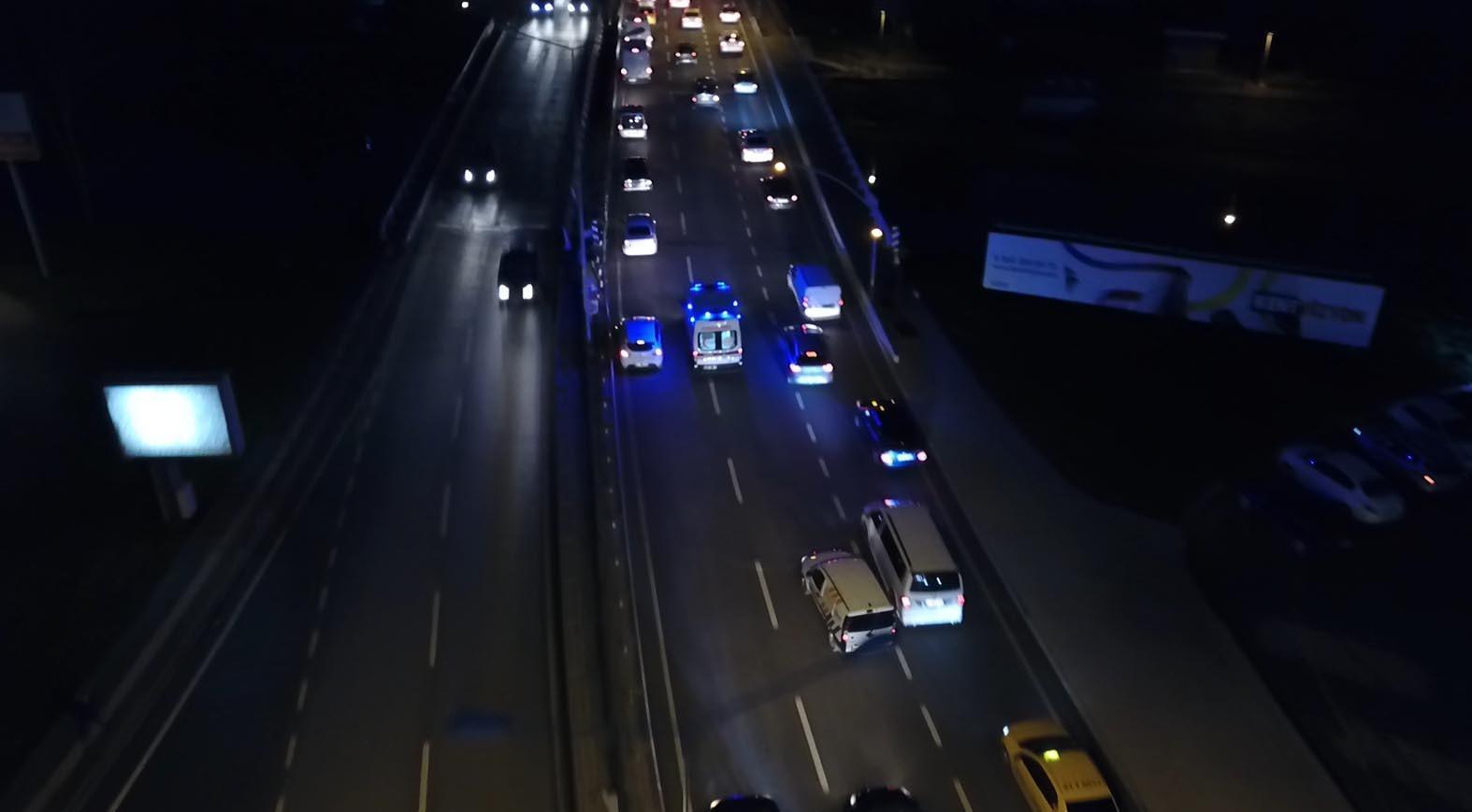 Ambulans şoförleri, trafikte sürücülerden fermuar tekniğini uygulamalarını istiyor