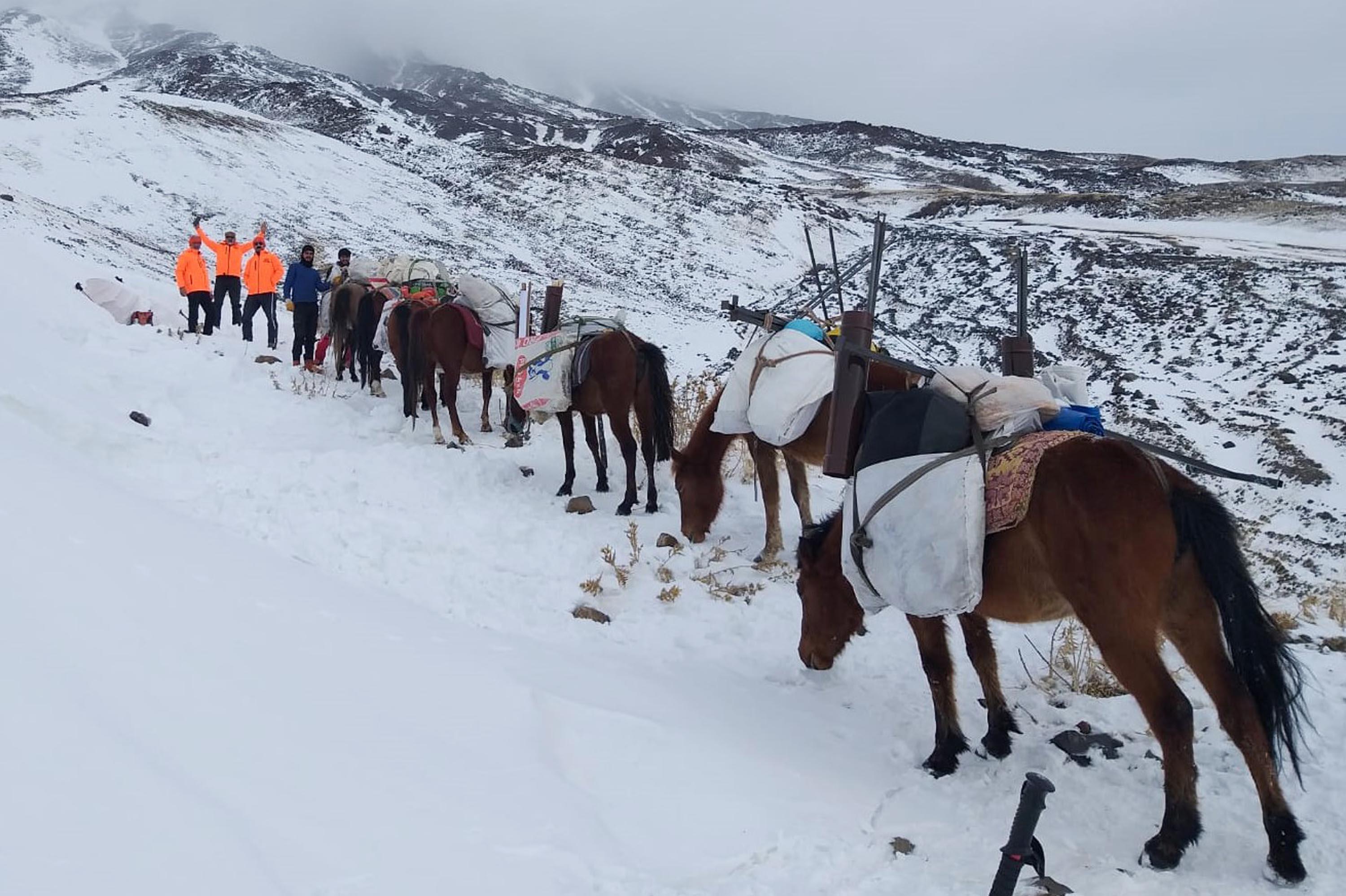 Ağrı Dağına çıkan dağcıların zirve denemesine tipi engeli