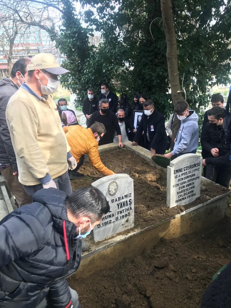 Hüner Coşkuner son yolculuğuna uğurlandı; ablasından küpe açıklaması