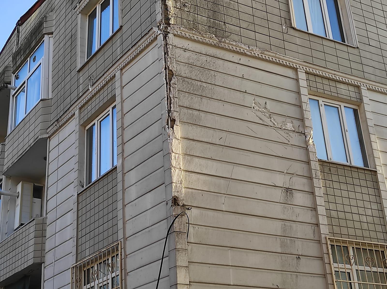 Yer: İstanbul... Çatılar uçtu, bilanço sabah ortaya çıktı