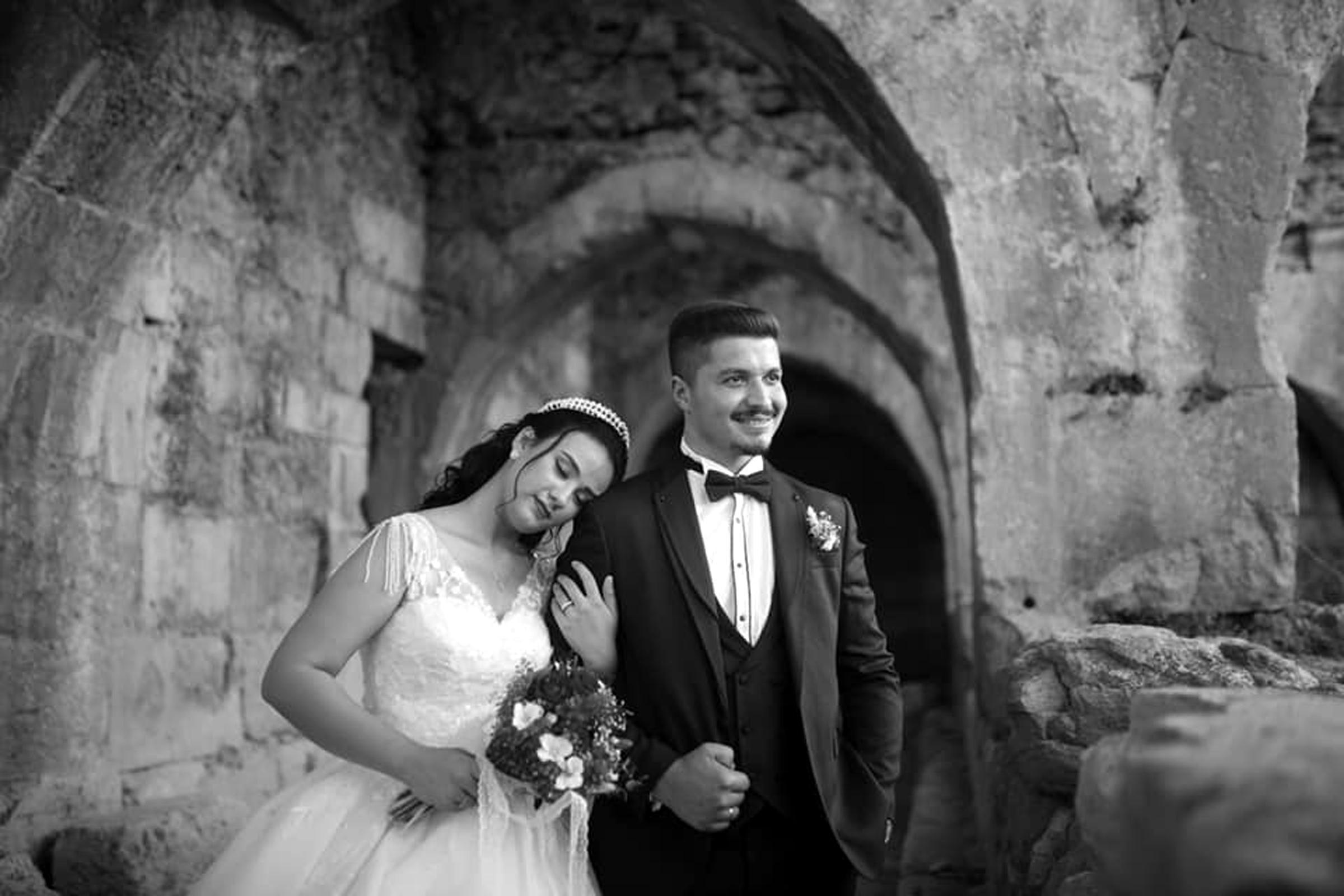 Serik’te çarpışan iki otomobilden biri dereye uçtu: 6 ölü