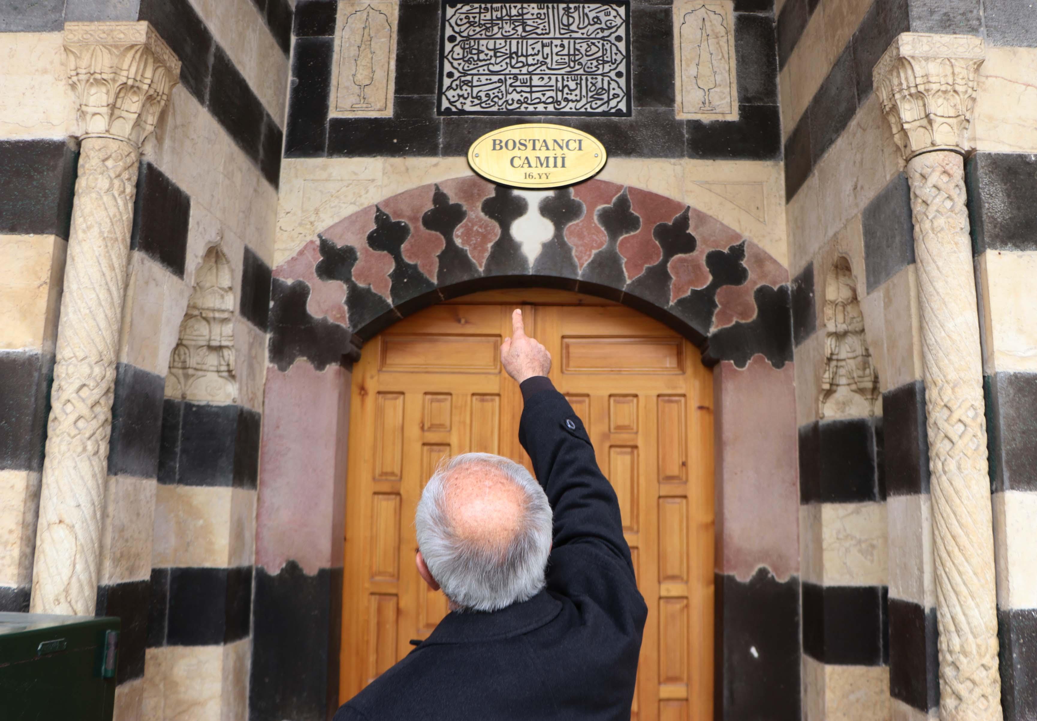 5 asırlık camideki döner taşlı deprem düzeneği görenleri şaşırtıyor