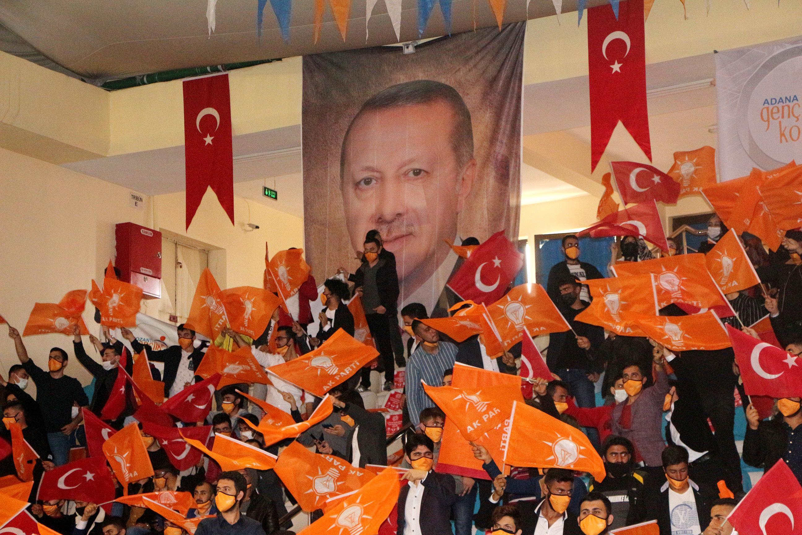 AK Partili Çelik: Cumhurbaşkanımızın gençlere en büyük hediyesi yeni anayasa olacaktır