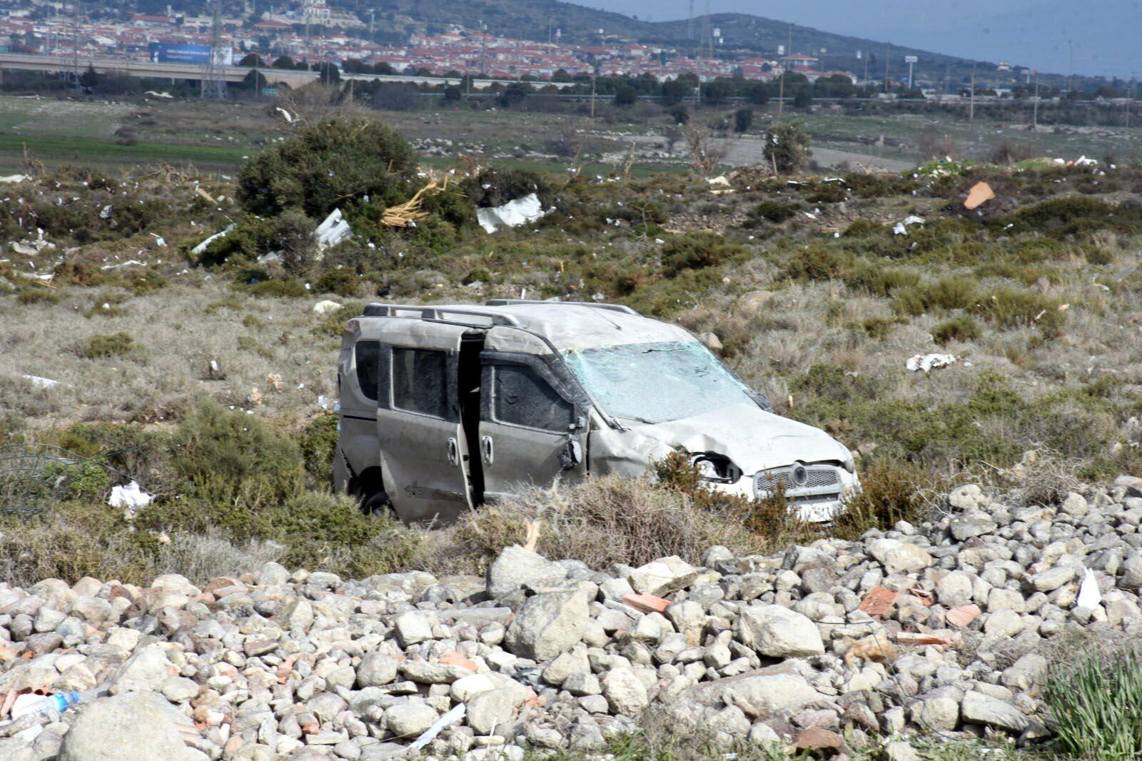 Çeşmede hortumun izleri siliniyor