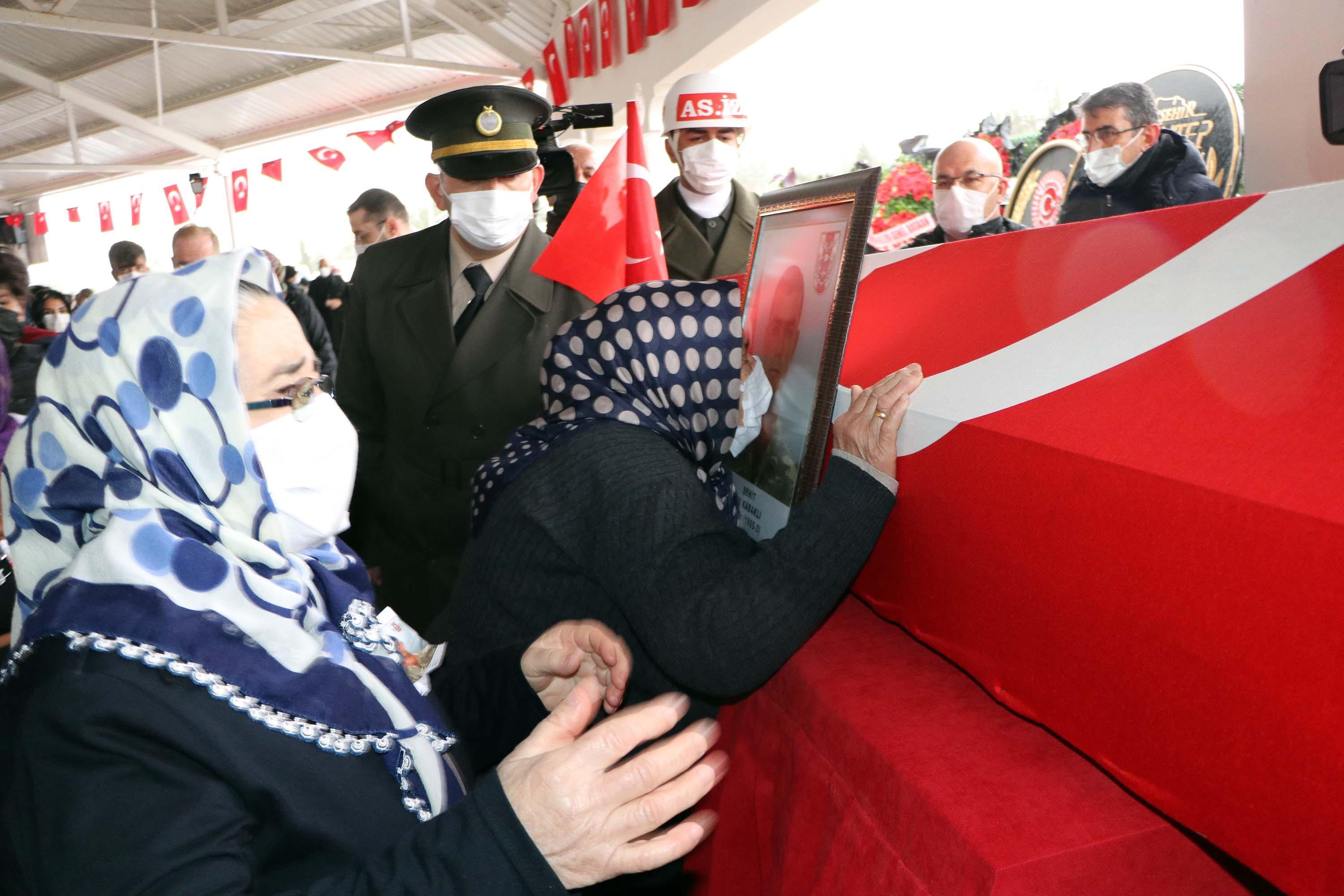 Gara şehitleri Müslüm Altıntaş ve Adil Kabaklı toprağa verildi