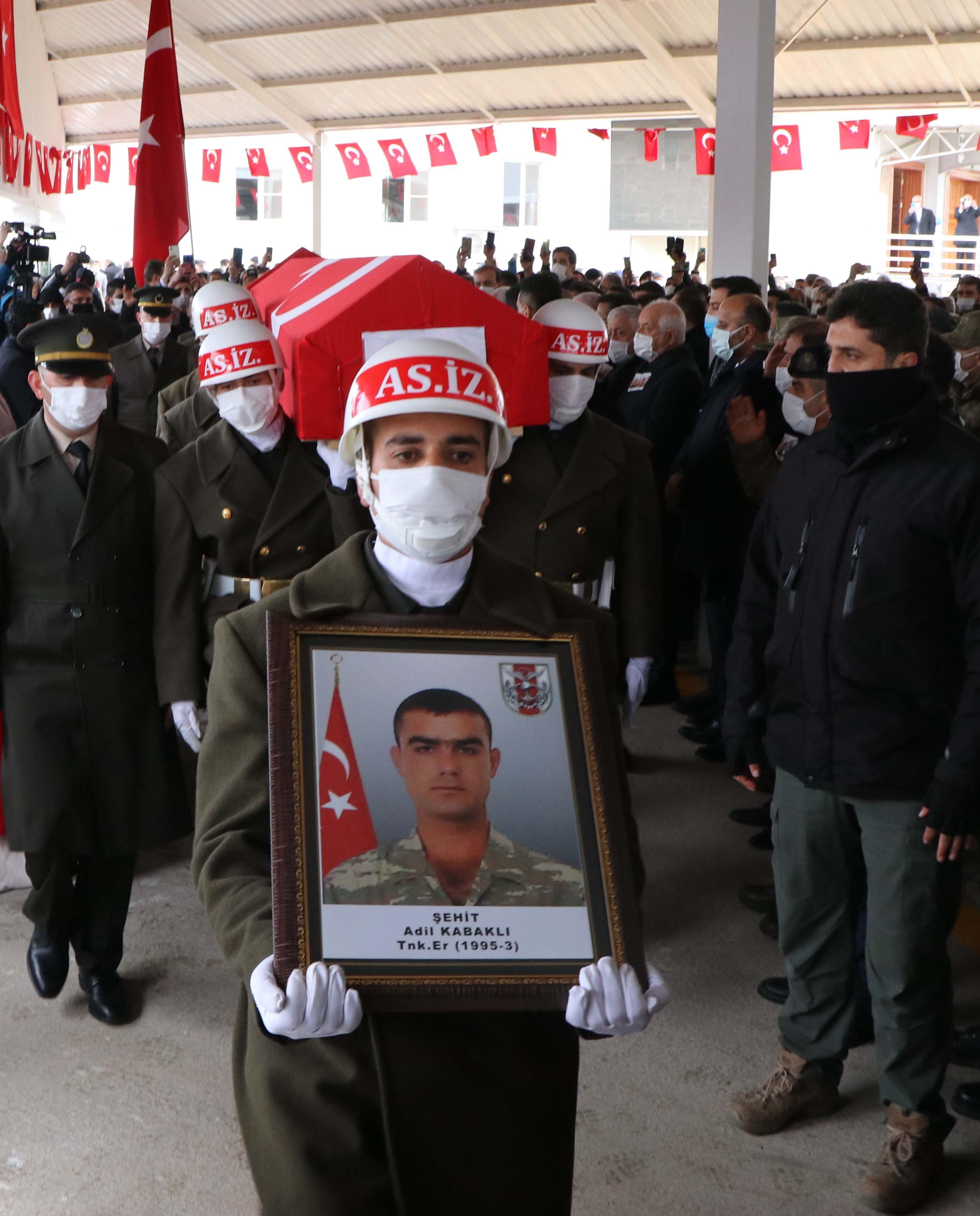 Gara şehitleri Müslüm Altıntaş ve Adil Kabaklı toprağa verildi