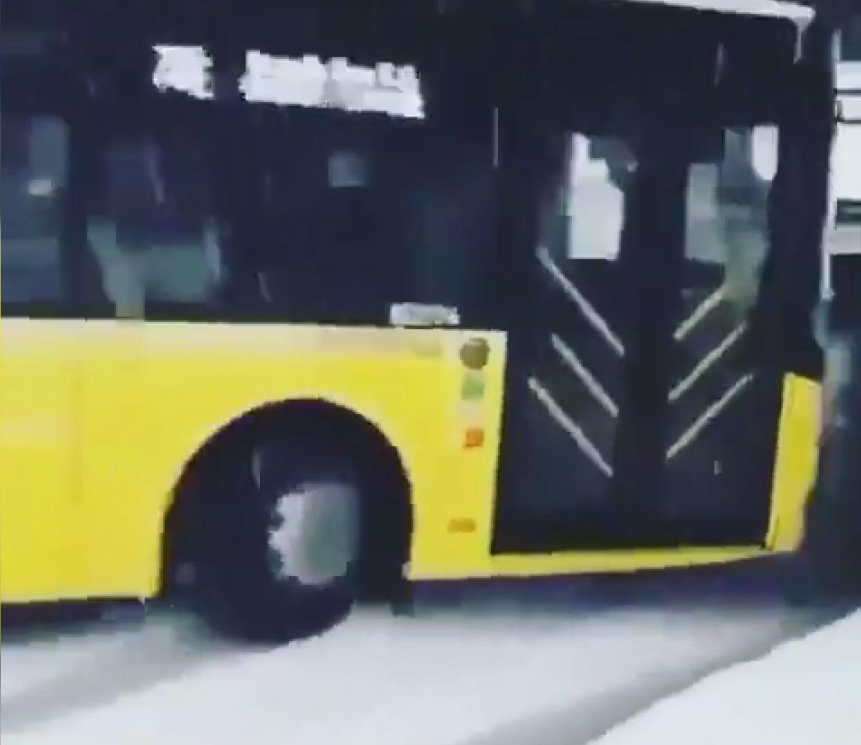 Başakşehirde virajda buzlanma nedeniyle kayan İETT otobüsü korku dolu anlar yaşattı