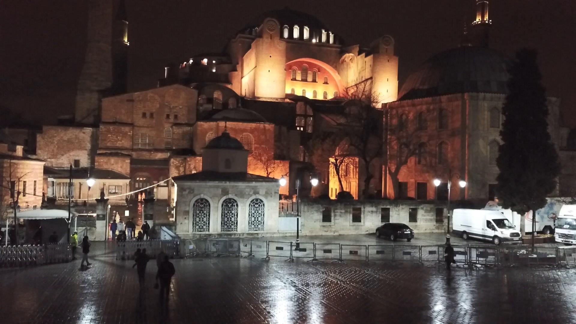 Ayasofyada ilk Regaip Kandili programı