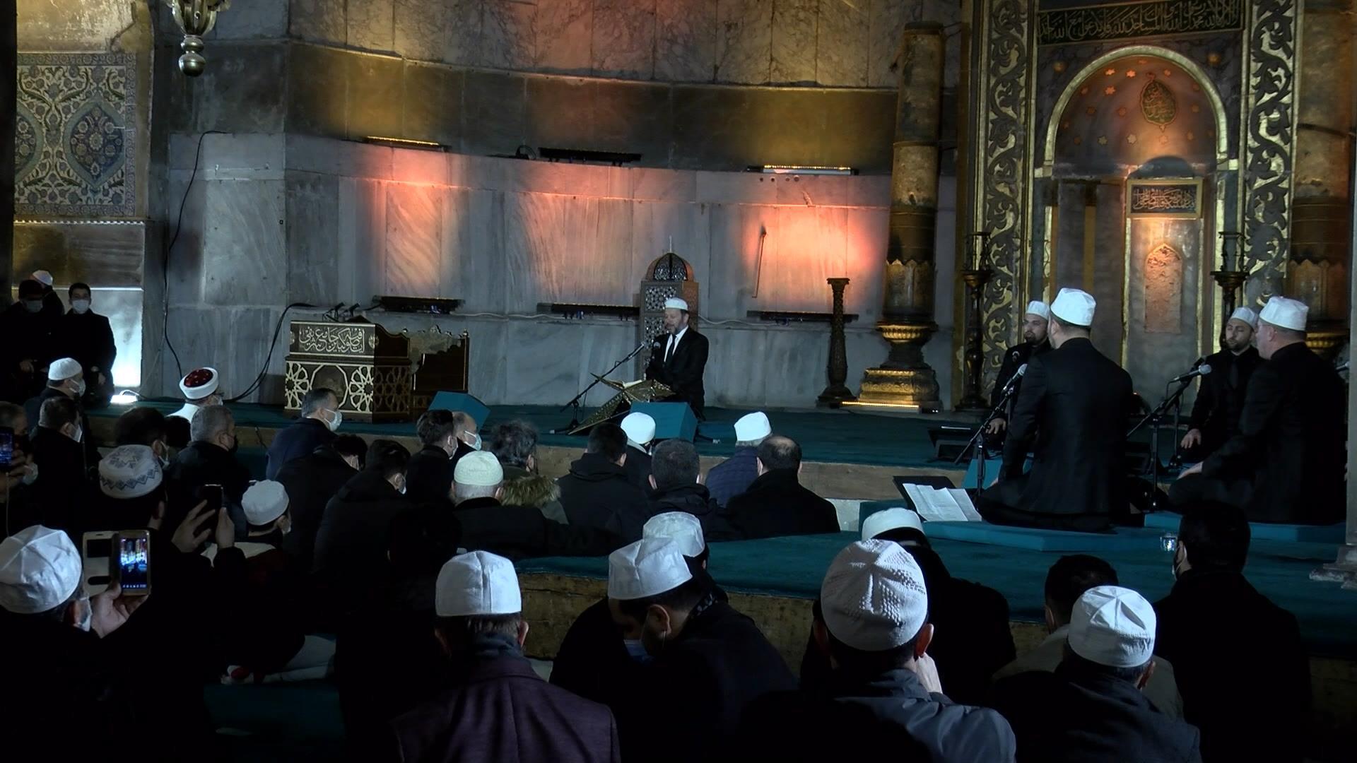 Ayasofyada ilk Regaip Kandili programı