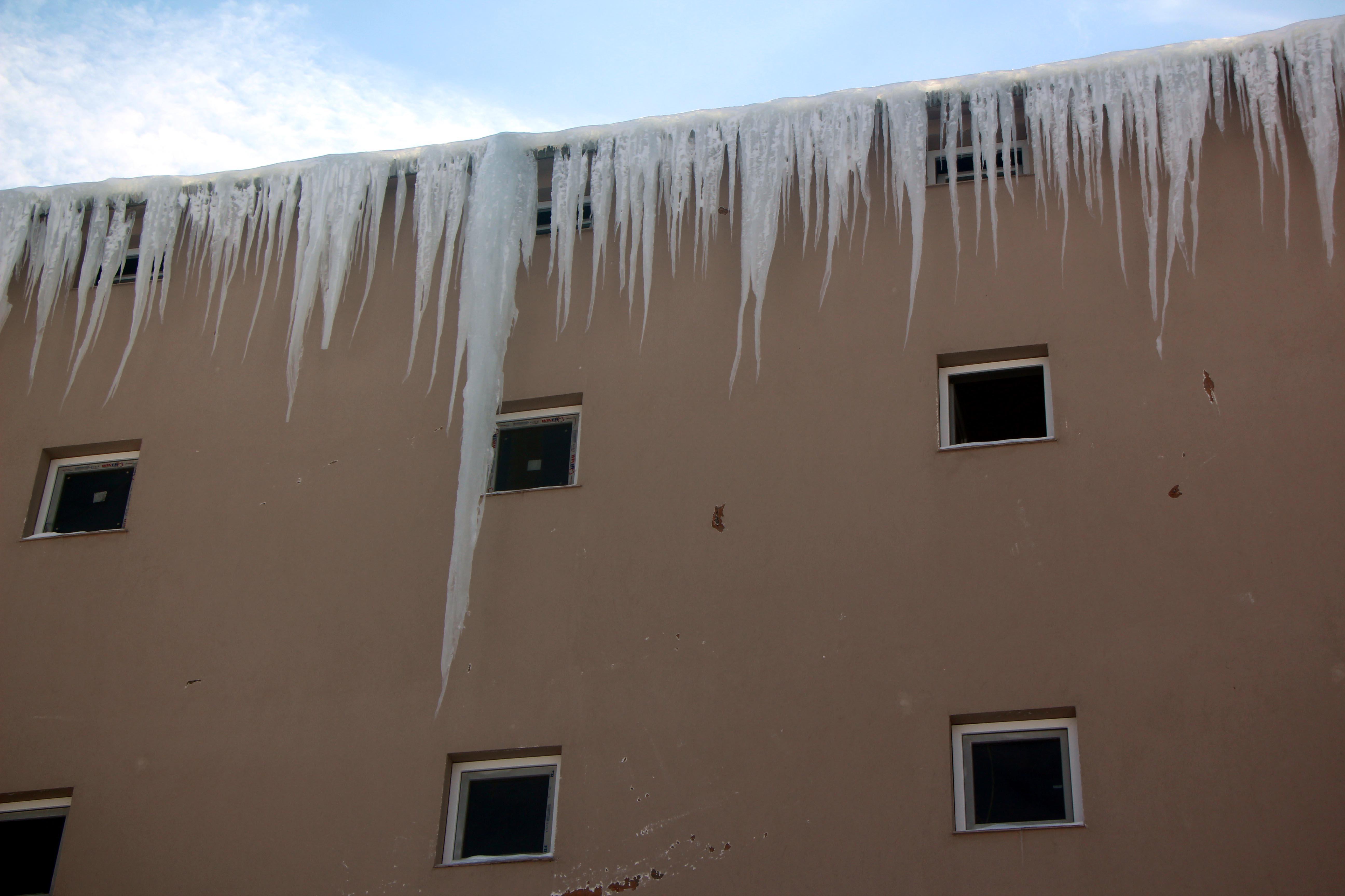 Bolu en soğuk il oldu; göller buz tuttu, dev sarkıtlar oluştu