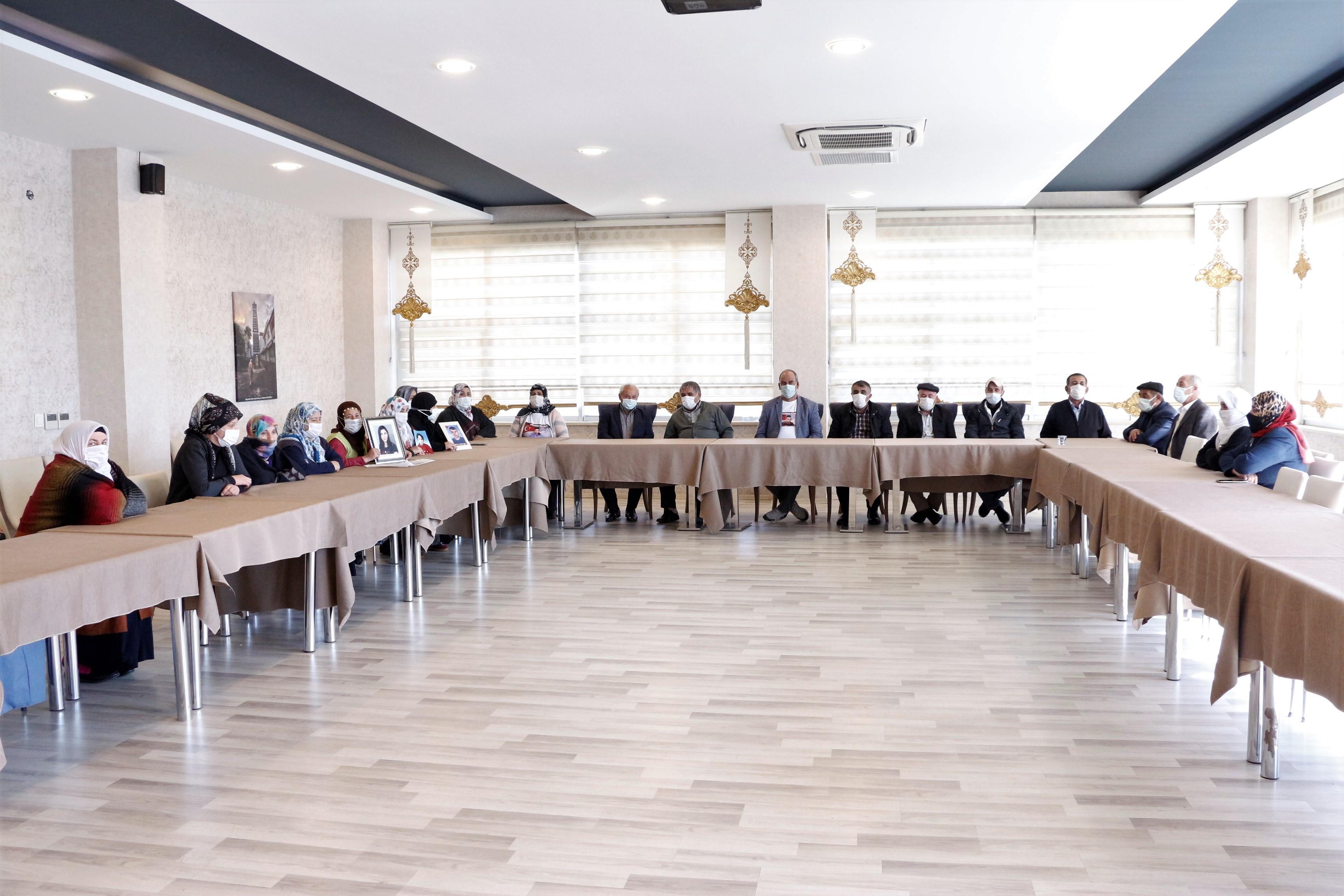 Evlat nöbetindeki anneden, Garaya giden HDPli Taşdemire tepki