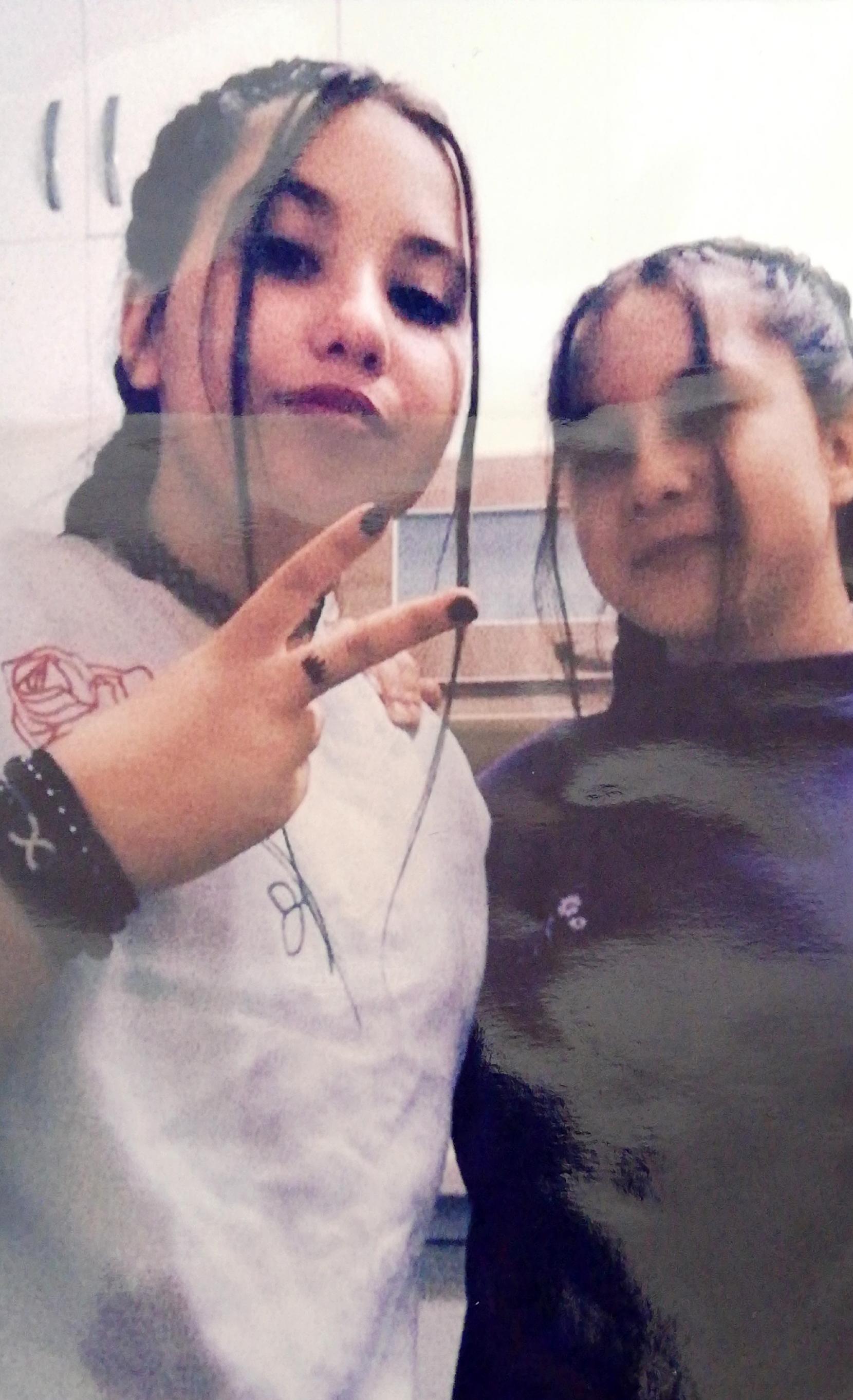 İki gün arayla ortadan kaybolan Gülsüm ve Sevda kardeşlerden haber alınamıyor