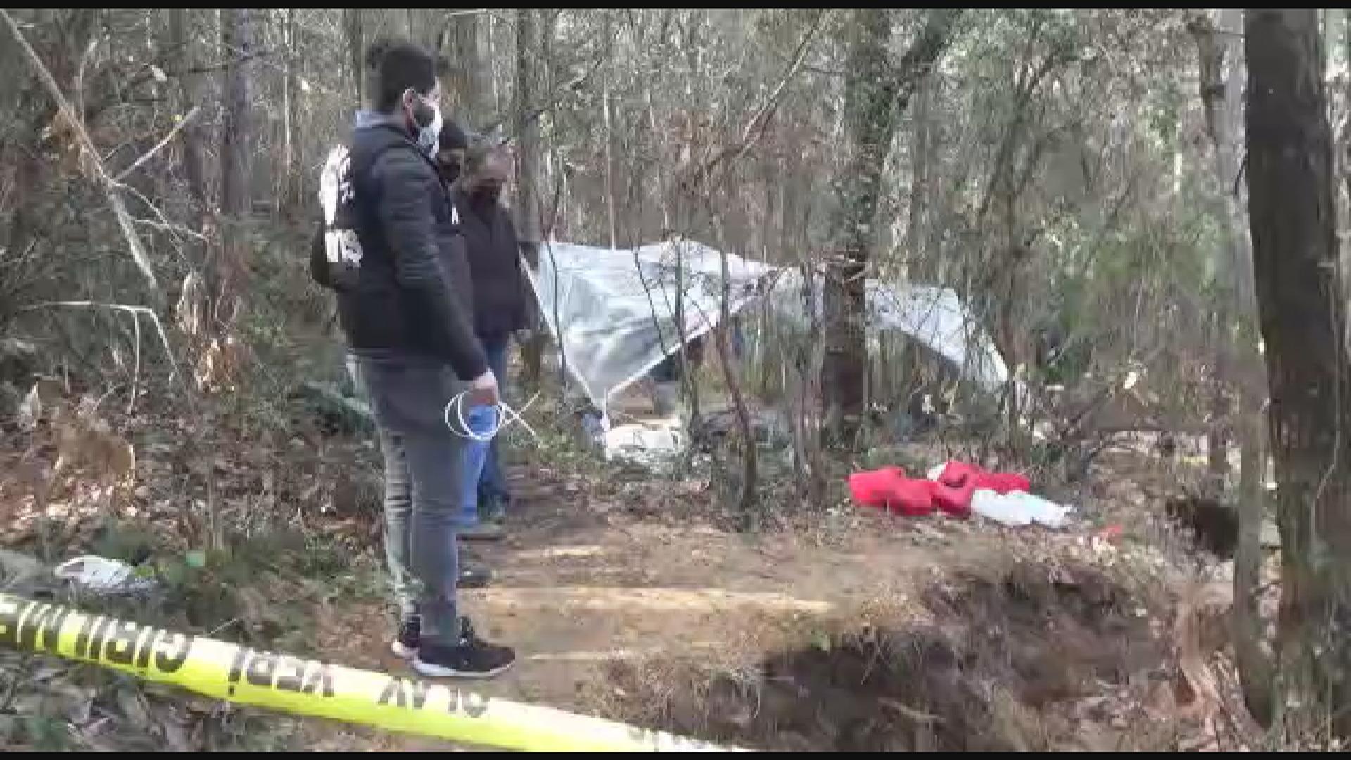 Sarıyerde ormanda define arayan 3 kişi yakalandı