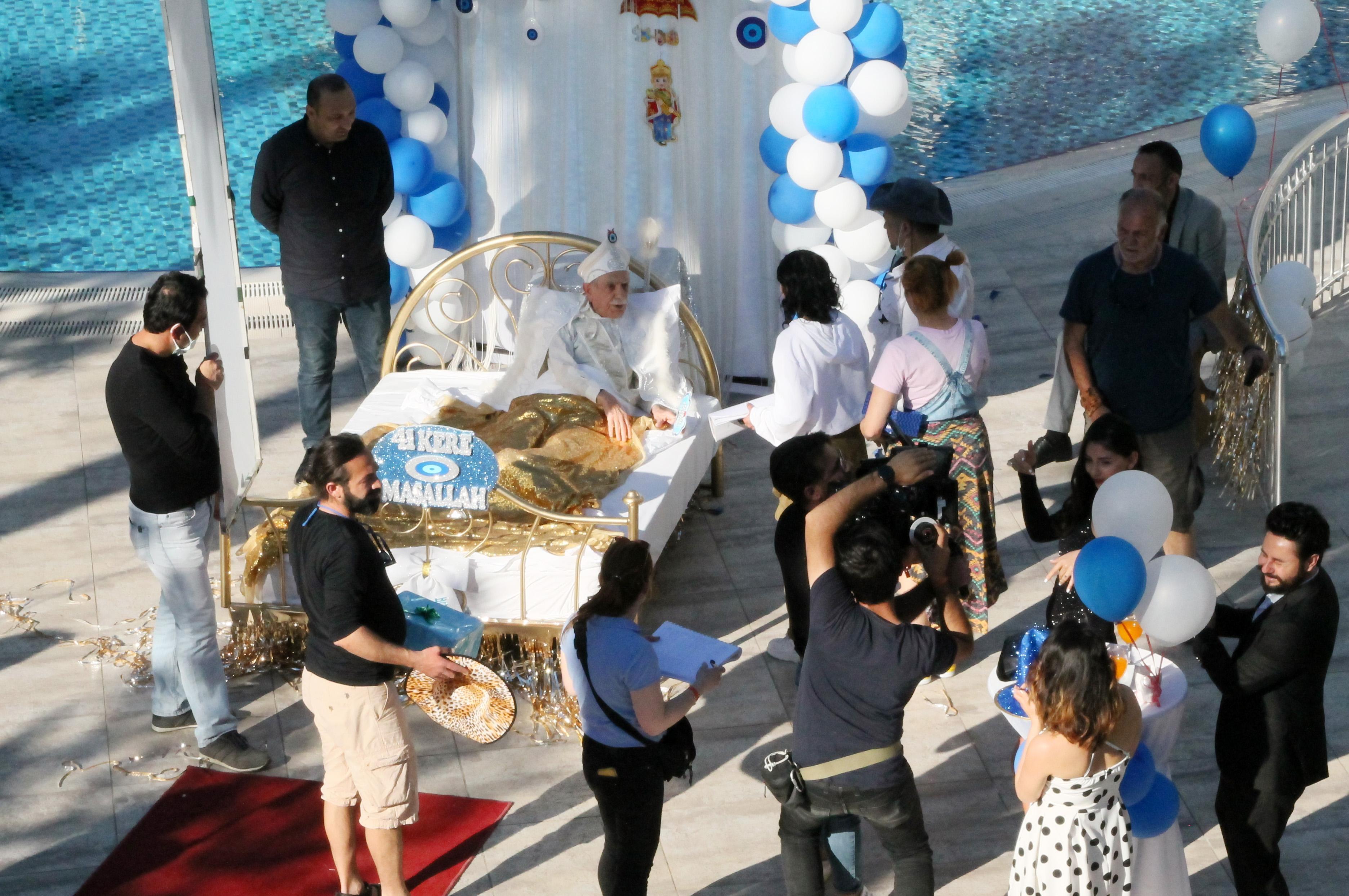 Aydemir Akbaş film gereği sünnet oldu: Hiç yadırgamadım, hoşuma gitti