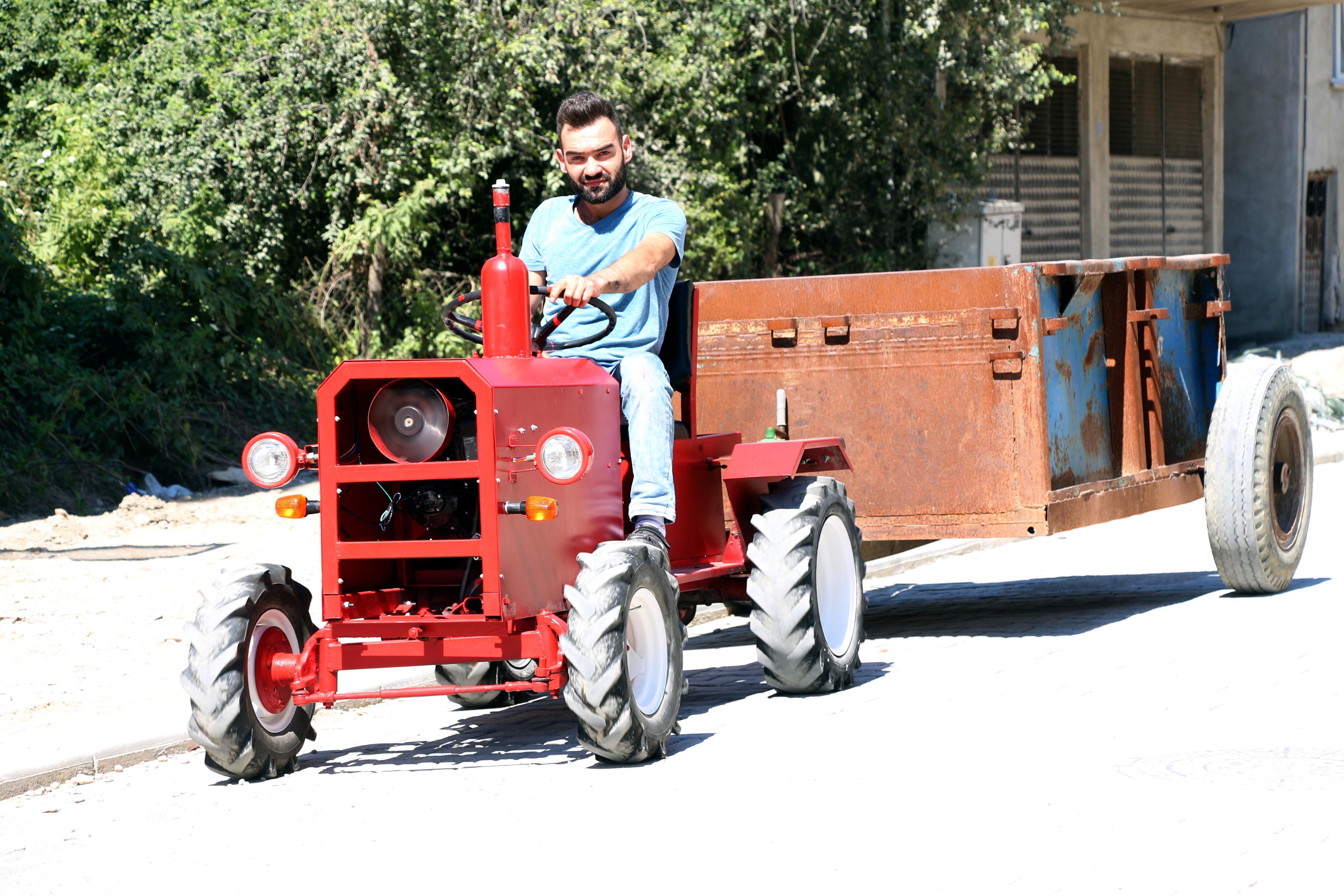 Köylülerin Yerli Elon Musk dediği maden işçisi traktör yaptı