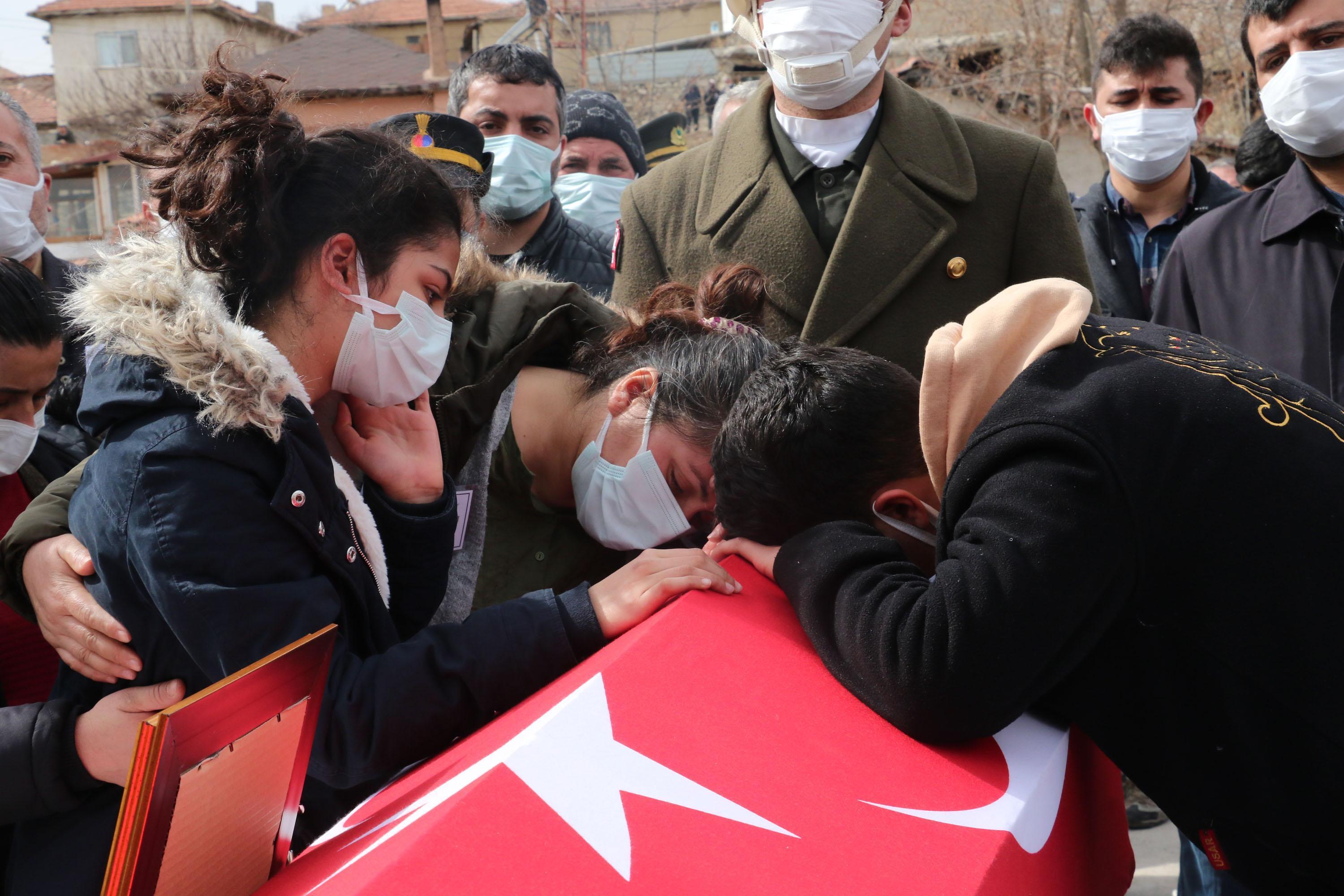 Bitlis şehitleri son yolculuklarına uğurlandı