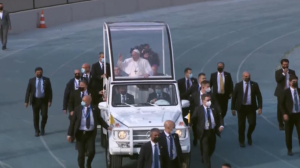 Papa Francis, Erbilde zeytin dallarıyla karşılandı