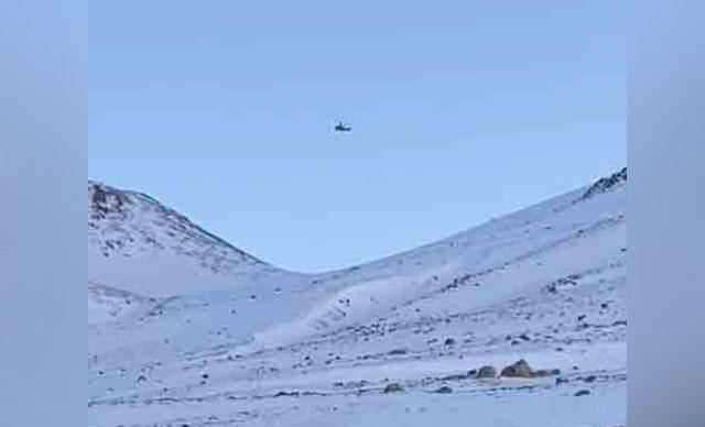 Hasan Dağında mahsur kalan 2 kadın dağcı, askeri helikopterle kurtarıldı