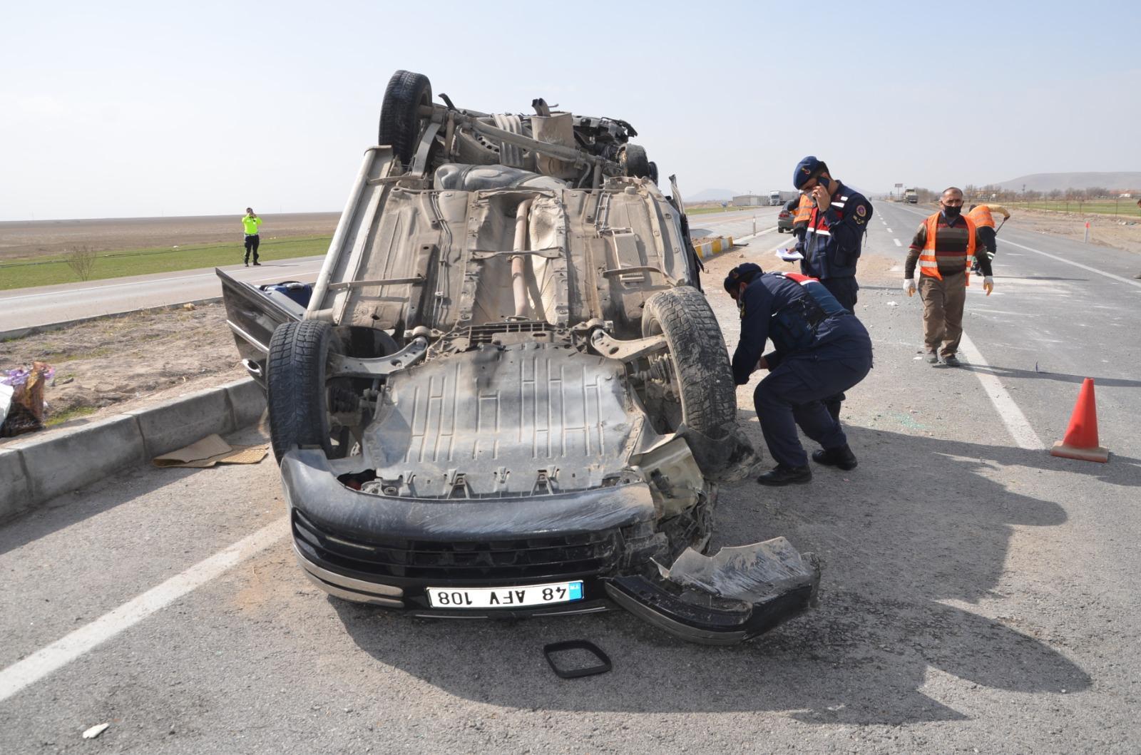 Konyada takla atan otomobildeki 4 kişi yaralandı