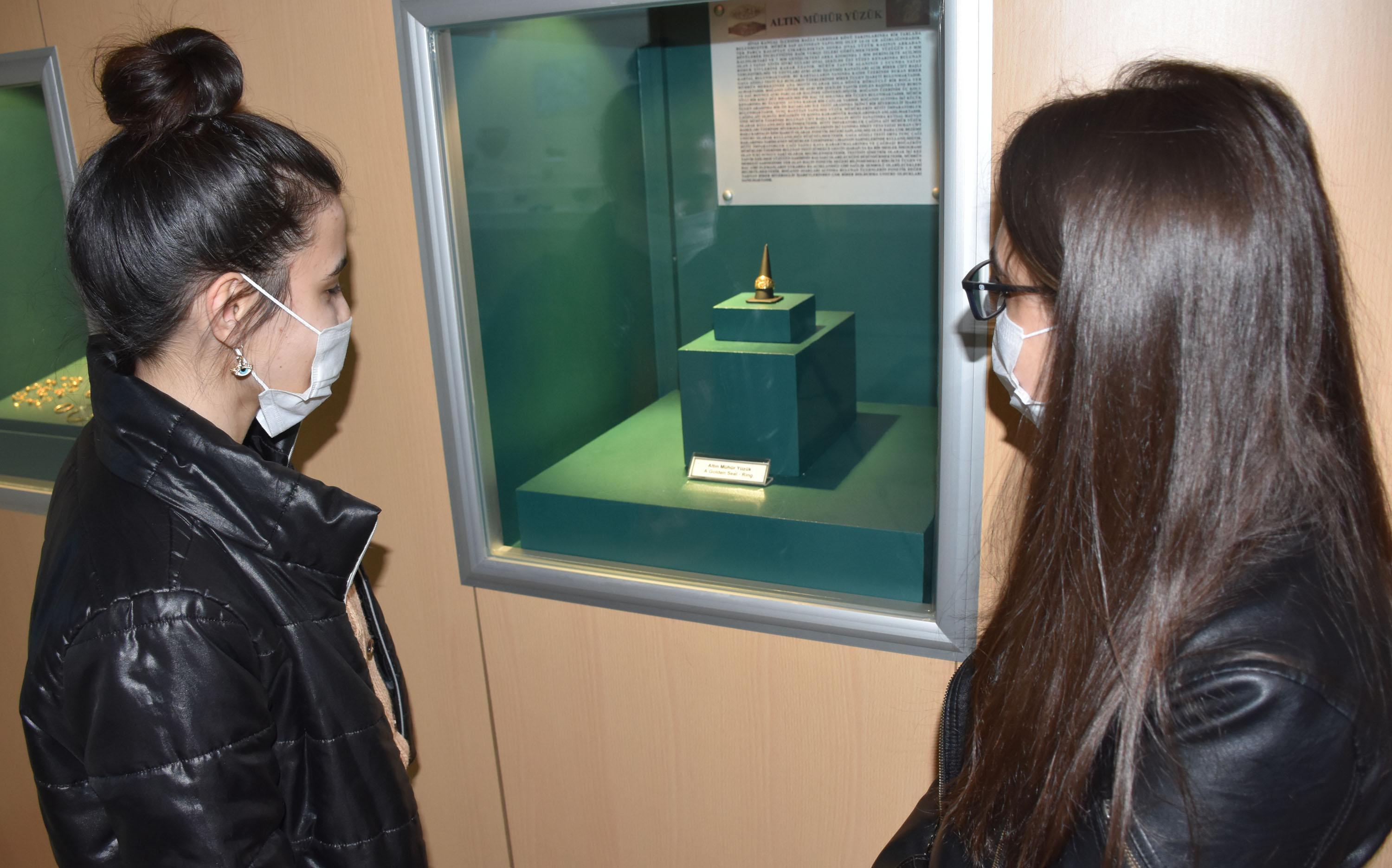 Arkeoloji Müzesinin gözdesi; Hitit dönemine ait altın mühür yüzük