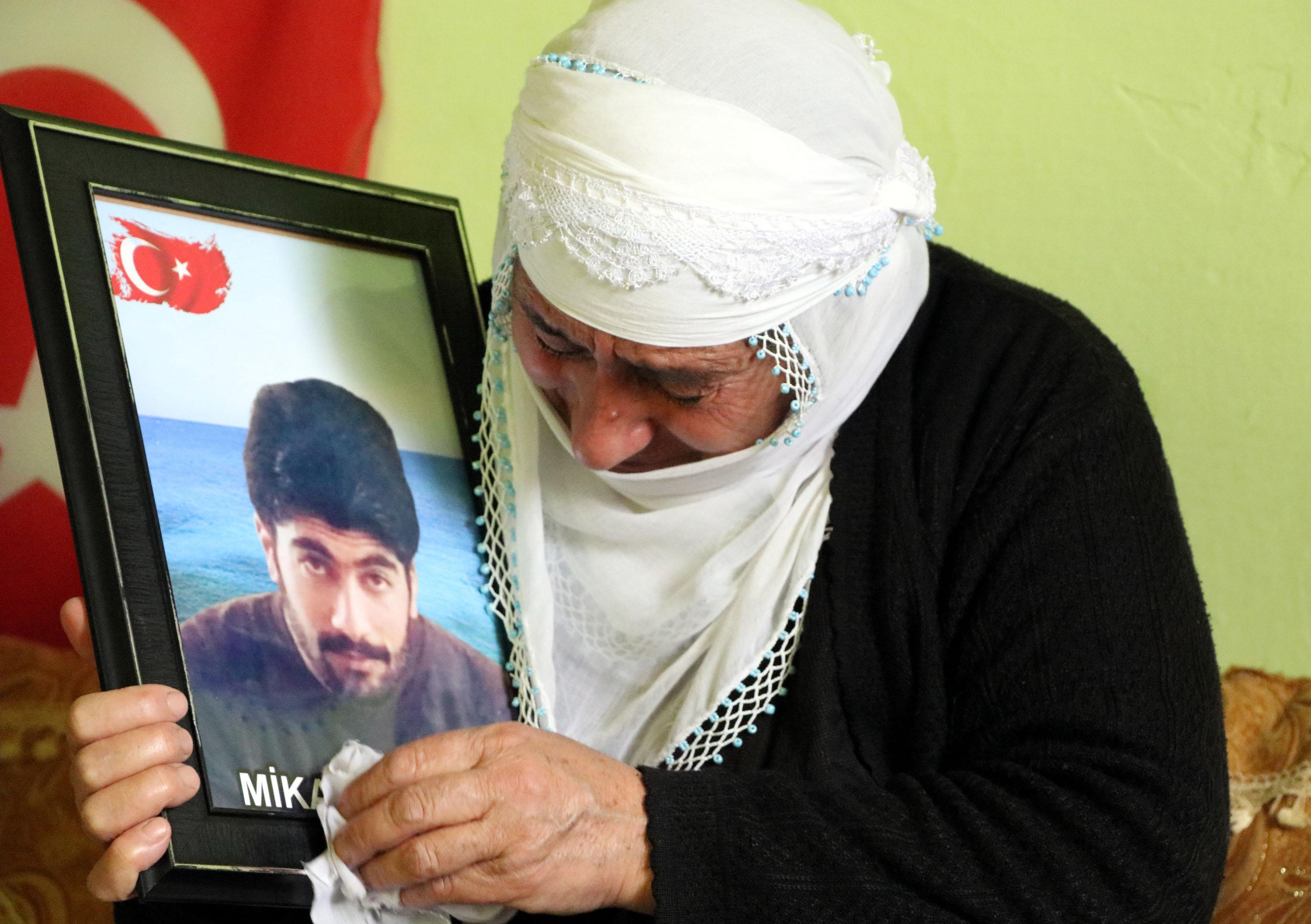 Vanda evlat nöbetindeki baba: Hukuk okurken HDPliler kandırıp dağa kaçırdı