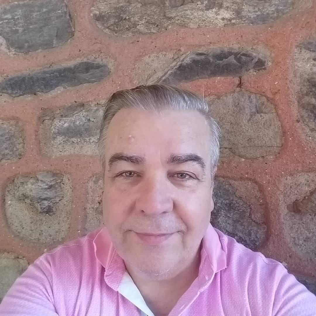 Radyo programcısı, dinleyicisi tarafından silahla öldürüldü