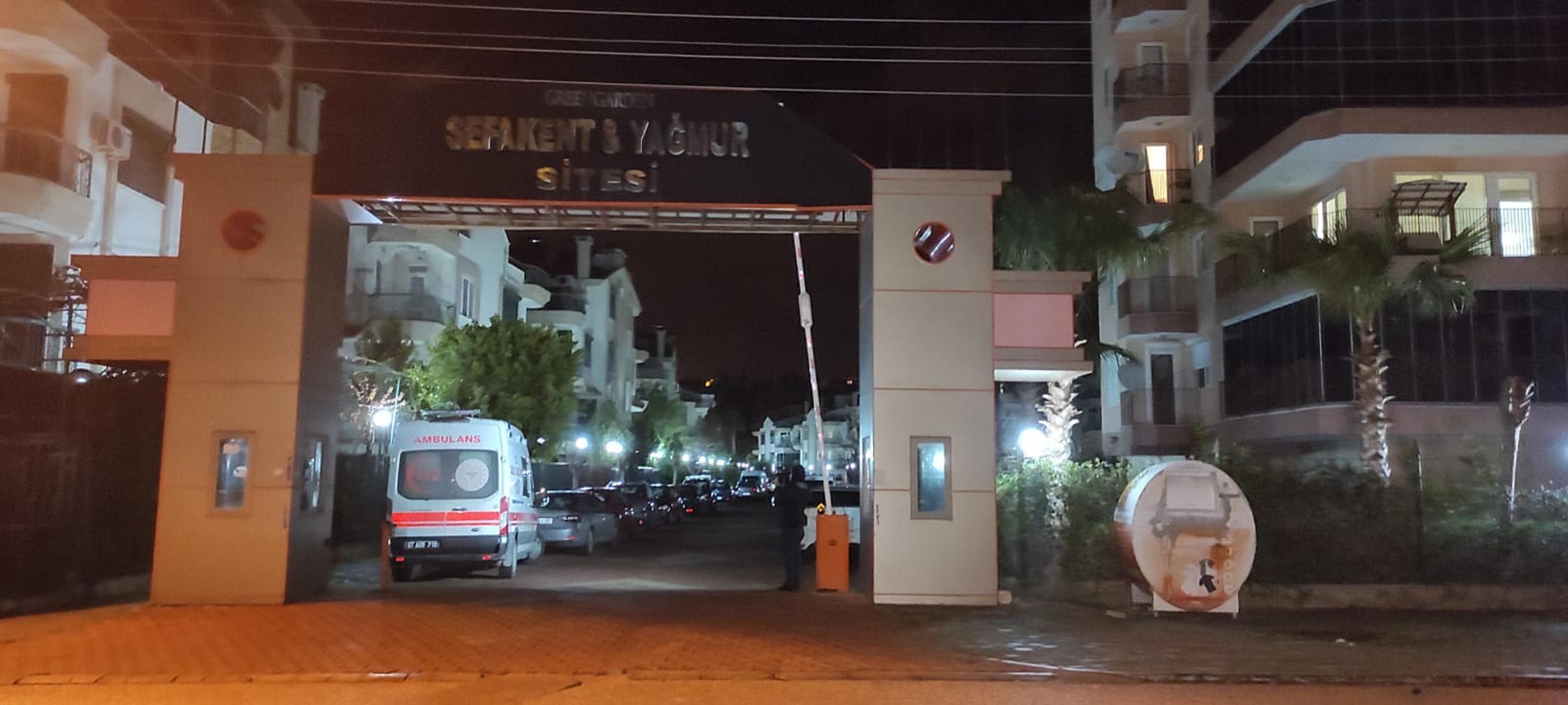 Anne ve babası ile ablasını öldürüp intihar etti