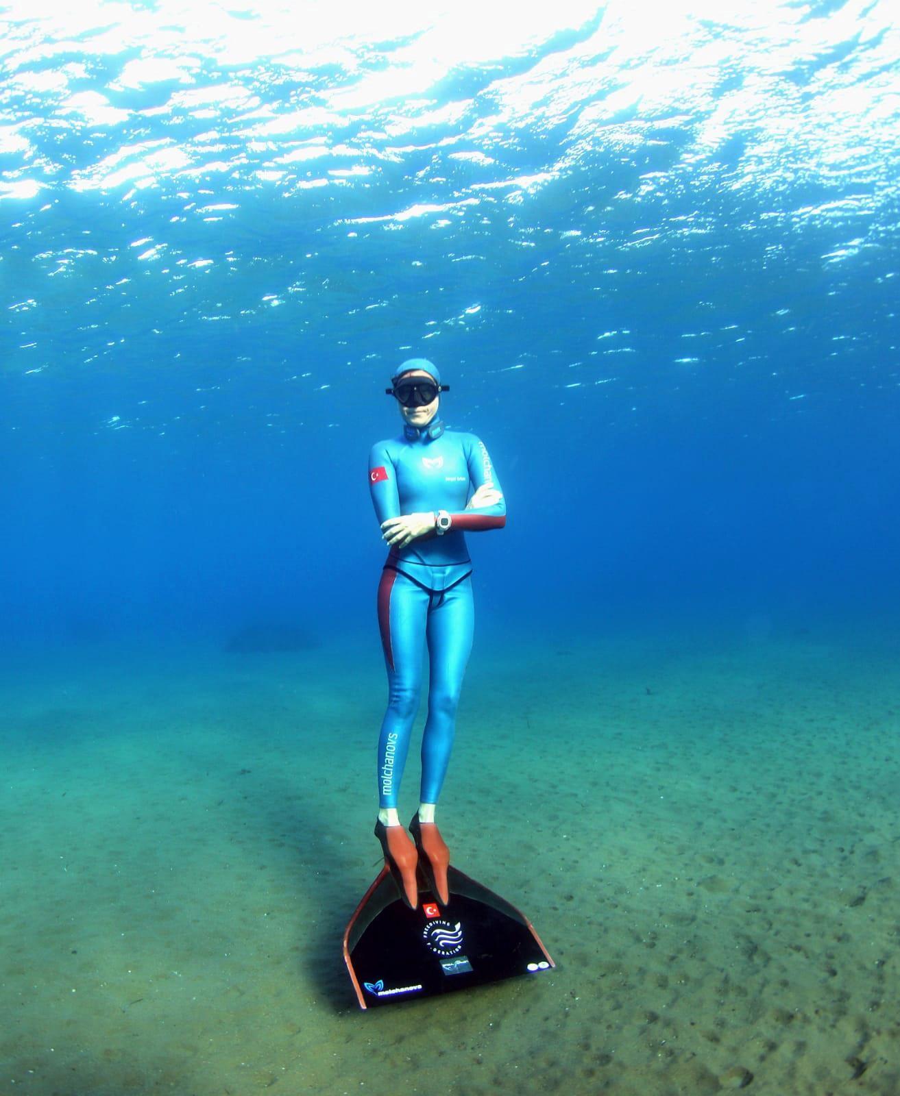 Dalış rekortmeni Birgül Erken, Salda Gölünde rekor deneyecek