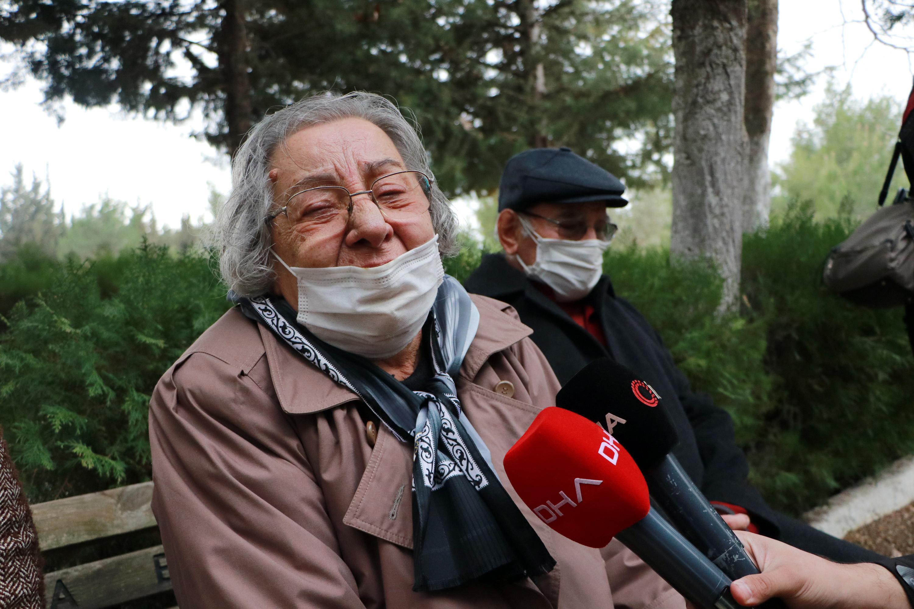 Koronavirüsten ölen Prof. Dr. Ergenoğlu, babası için ayrılan mezarlığa defnedildi