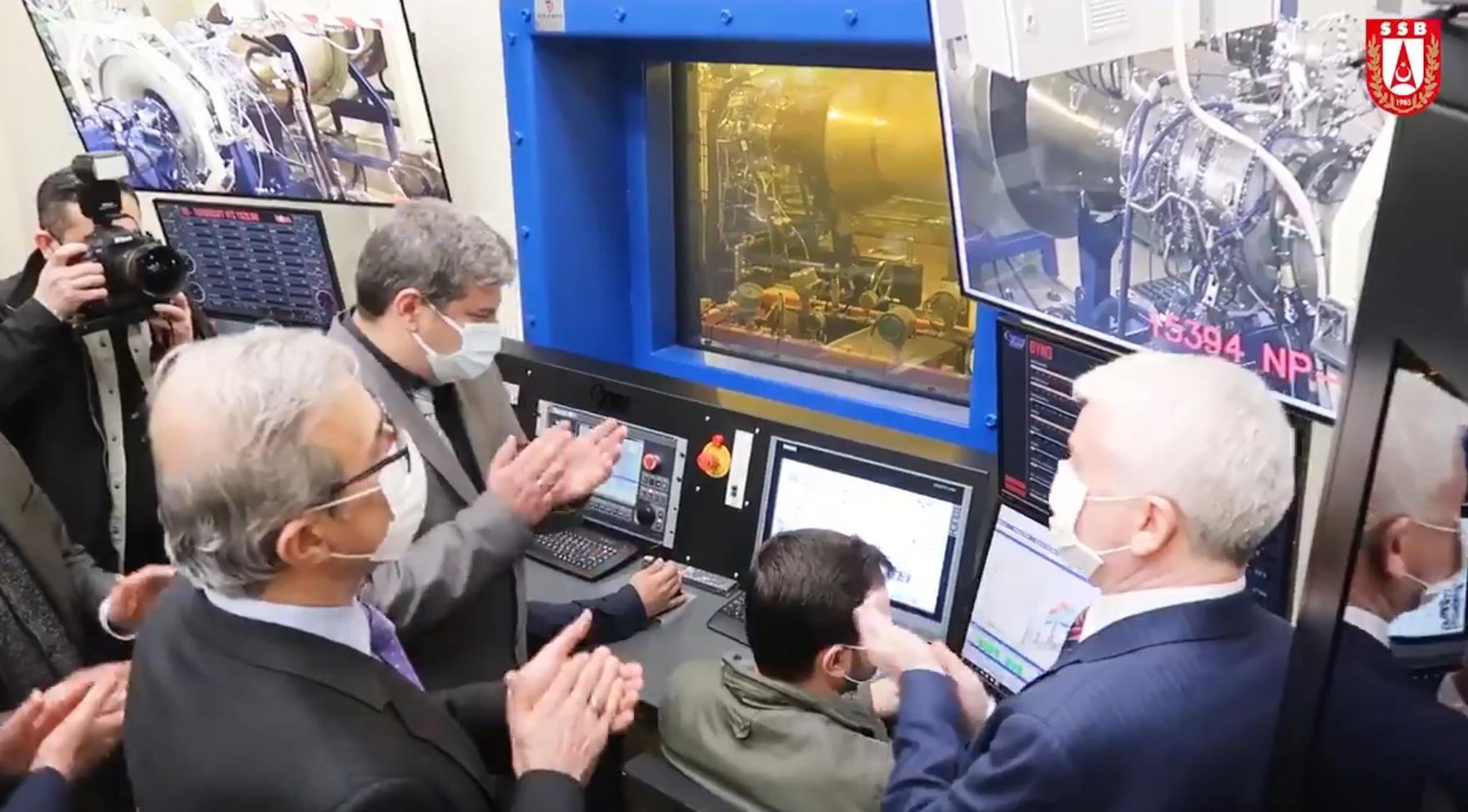 Savunma Sanayii Başkanı Demir, gemisavar füze motoru testine katıldı