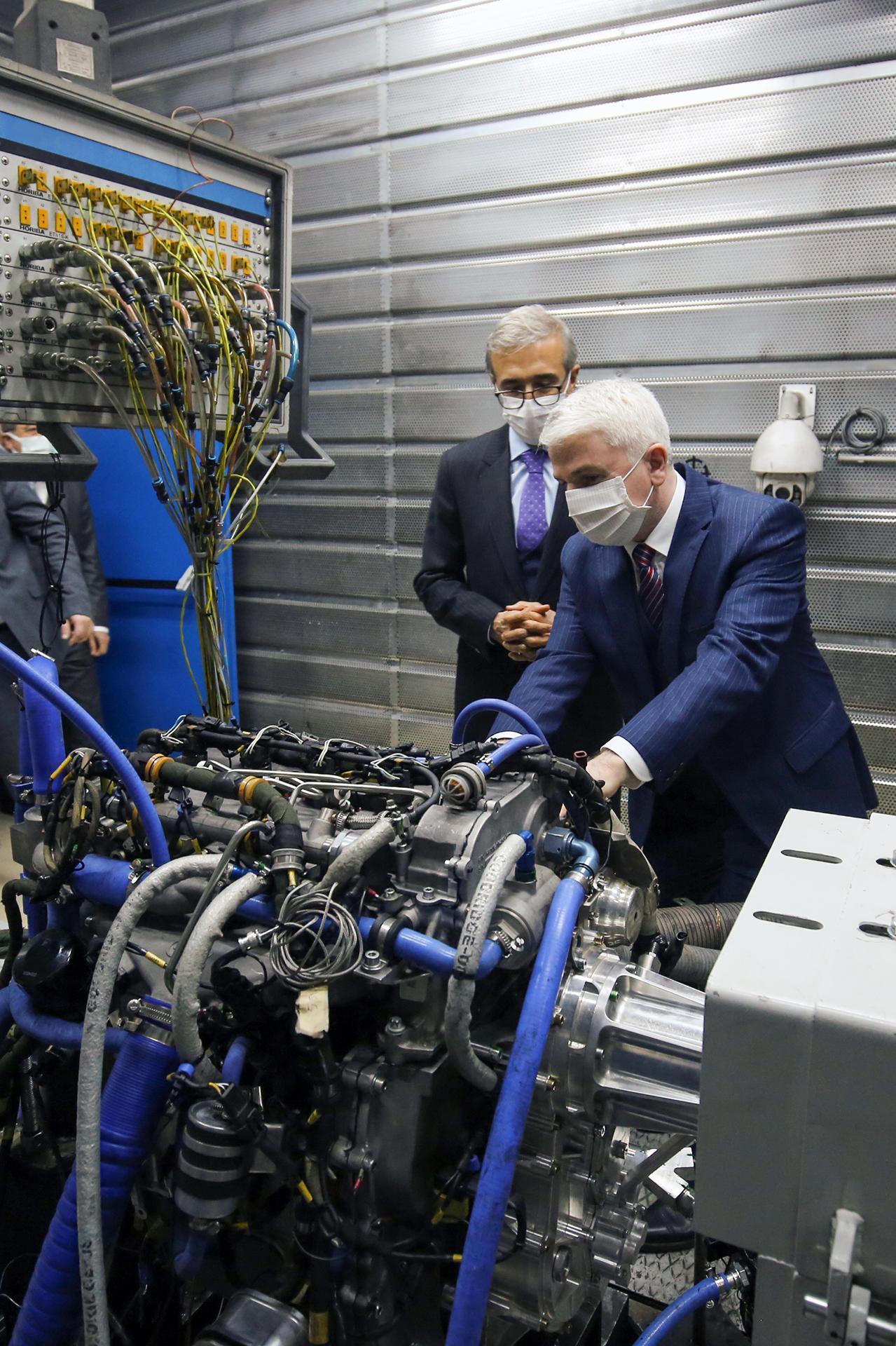 Savunma Sanayii Başkanı Demir, gemisavar füze motoru testine katıldı