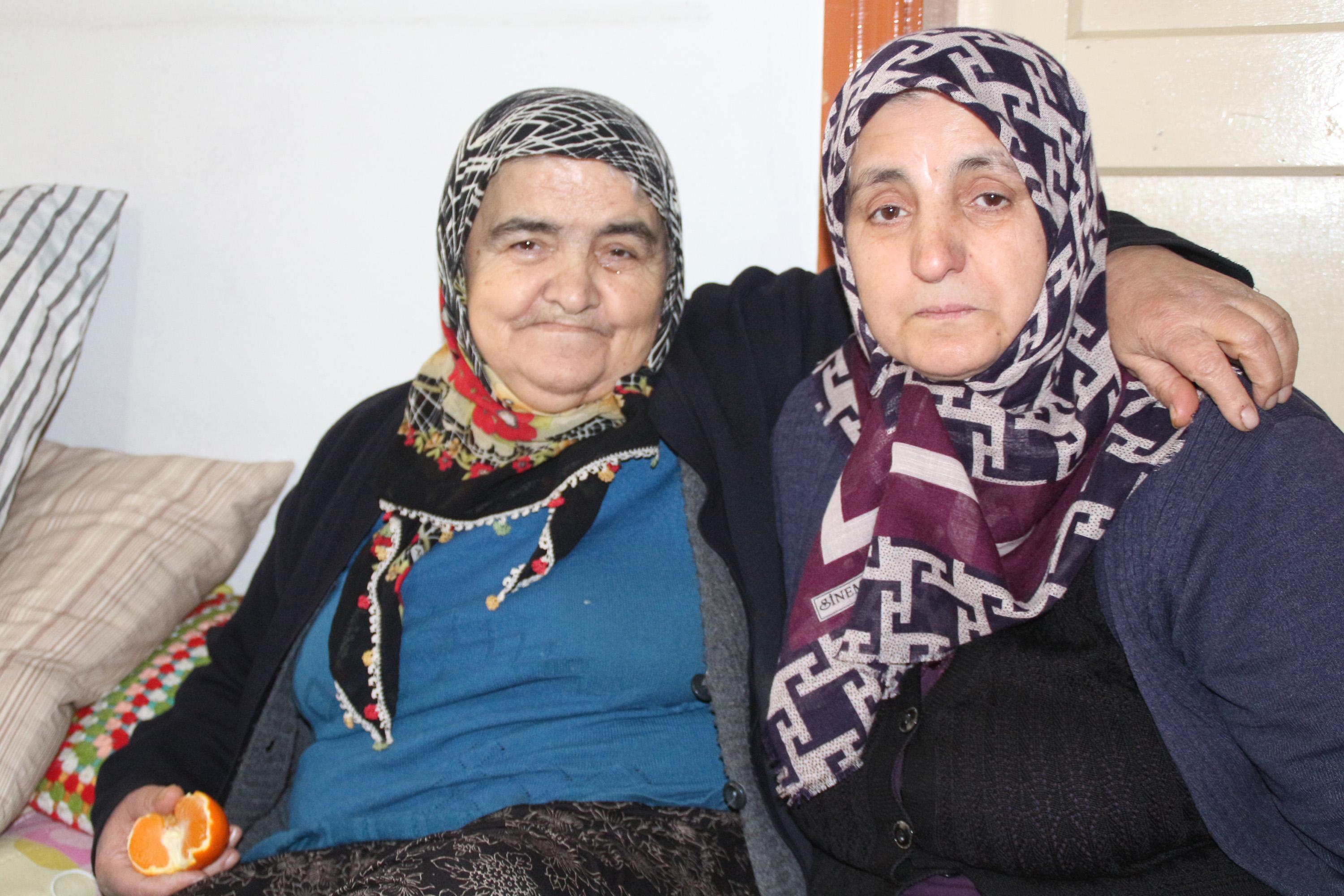 Yanan köyde çadır kurdurmadılar, komşularına evlerini açtılar
