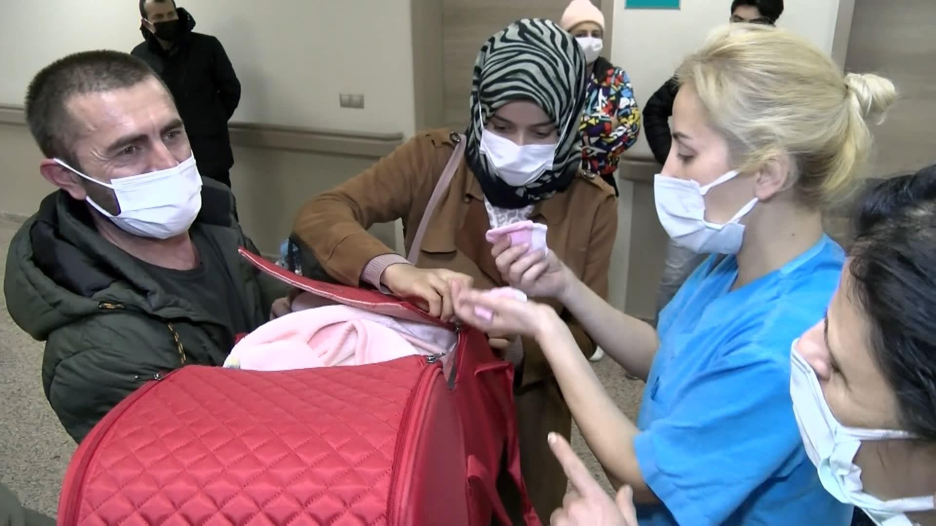 Mucize ikizler: Koronavirüsle erken doğdular, 2 ay sonra annelerine kavuştular