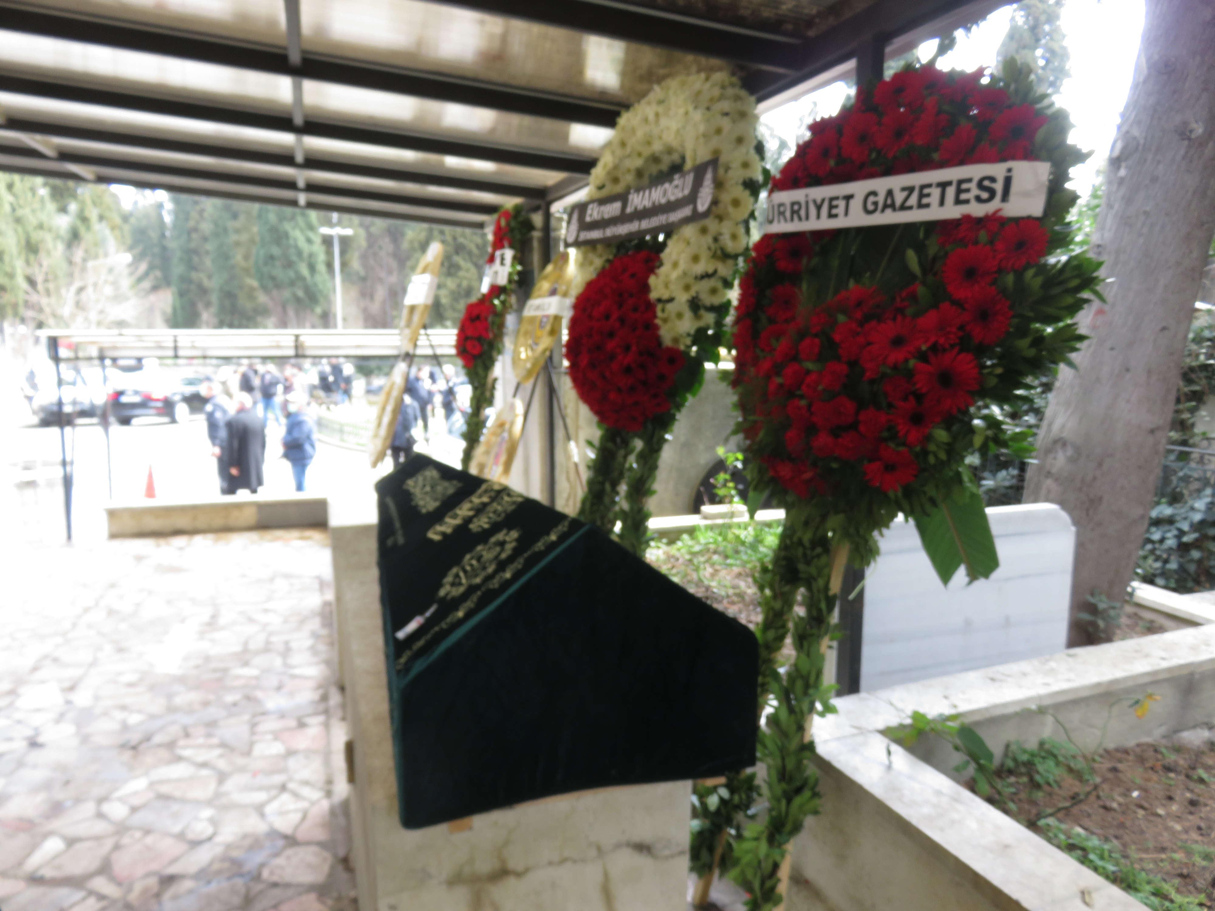 Türk basınının duayen ismi Seçkin Türesay son yolculuğuna uğurlandı