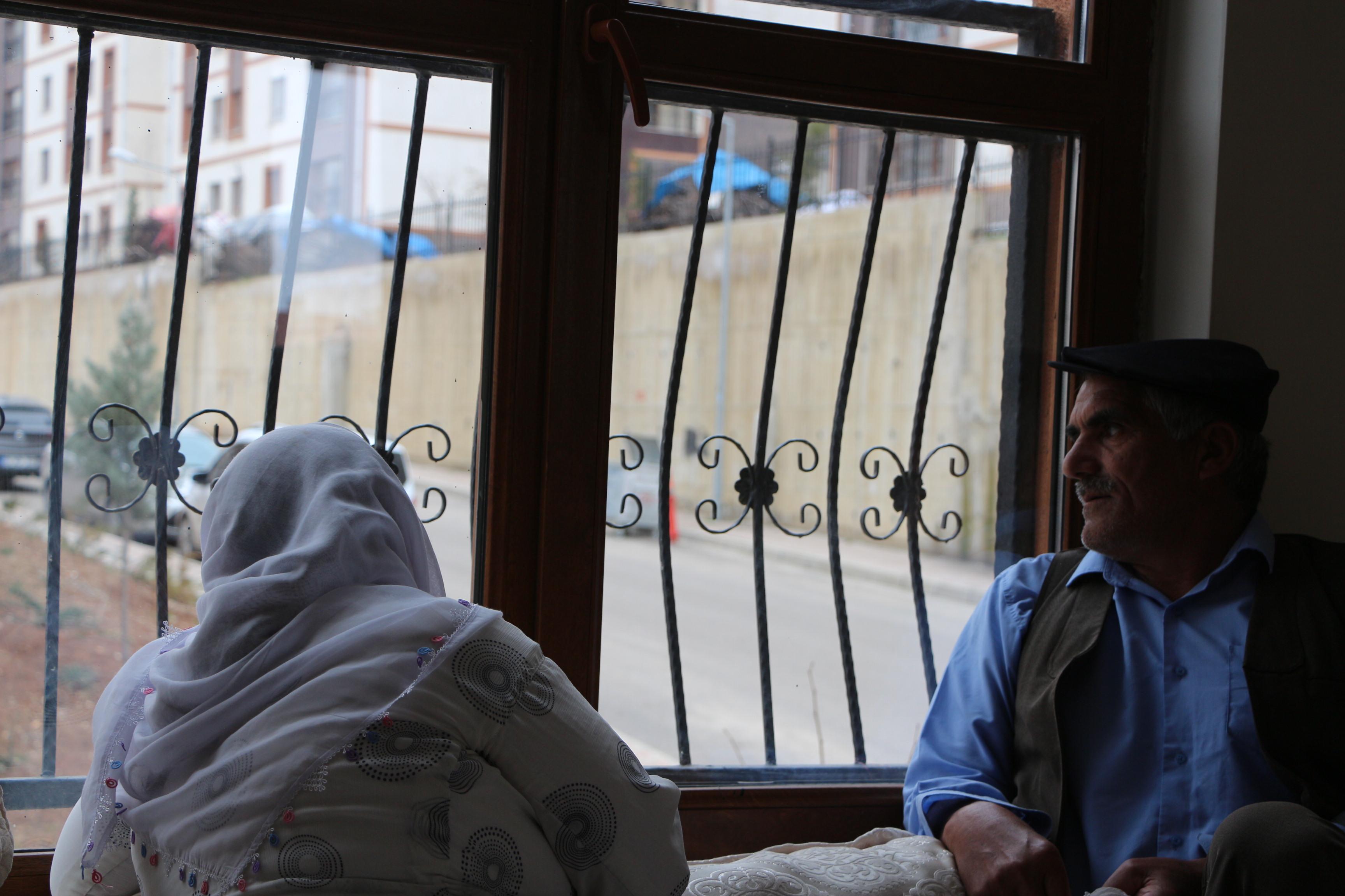 PKKnın kaçırdığı oğlu gelecek umuduyla, sofraya bir tabak fazla bırakıyor