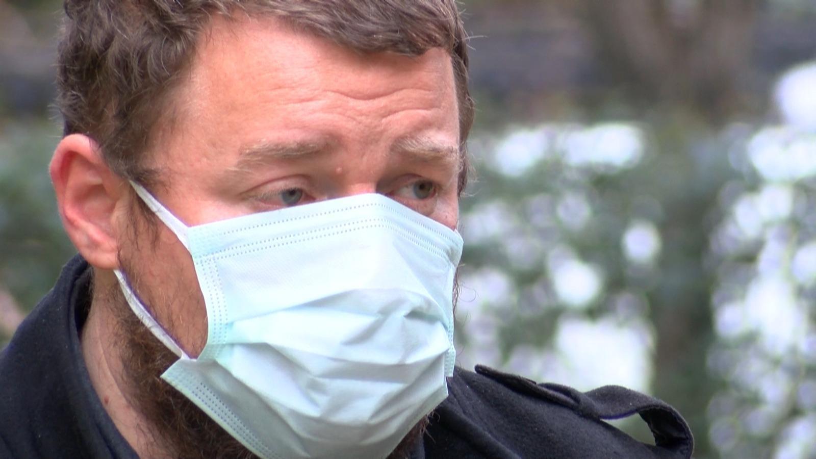 Annesi ve ağabeyini 8 saat arayla koronavirüsten kaybetti; Kimse Bana bir şey olmaz demesin