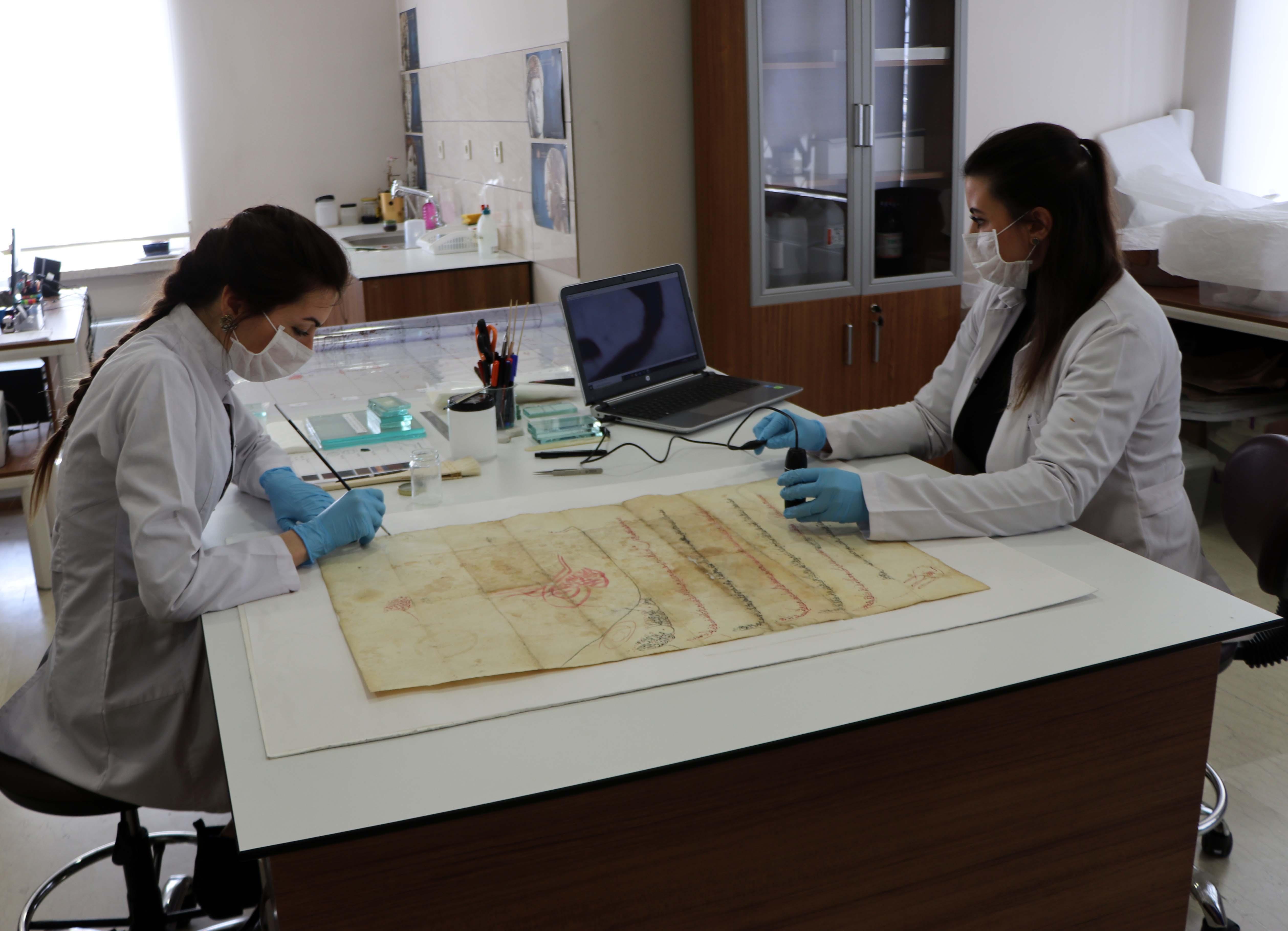 Tesadüfen bulunan padişah fermanı restore ediliyor