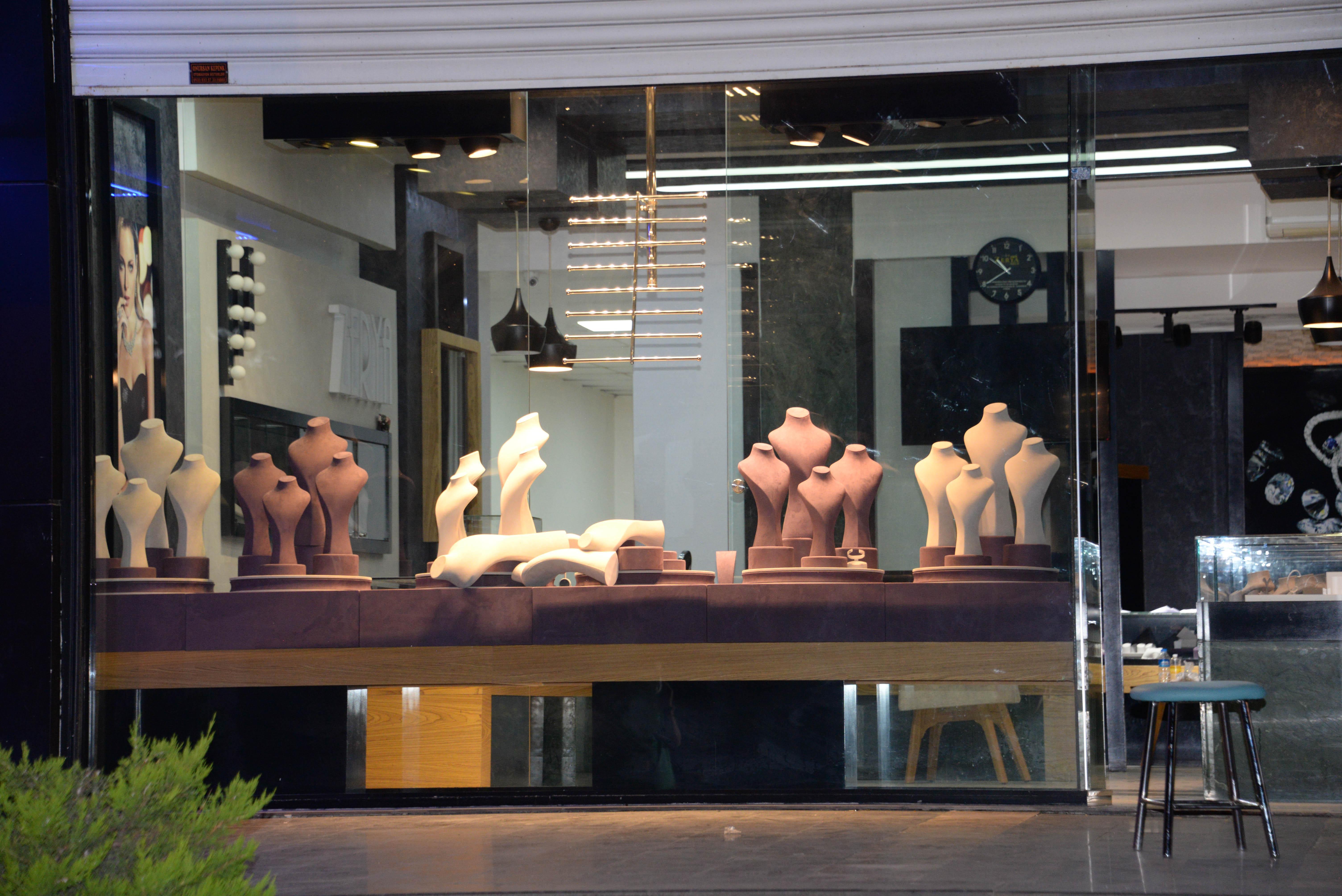 200 milyonluk vurgun ile suçlanan kuyumcular hakim karşısında