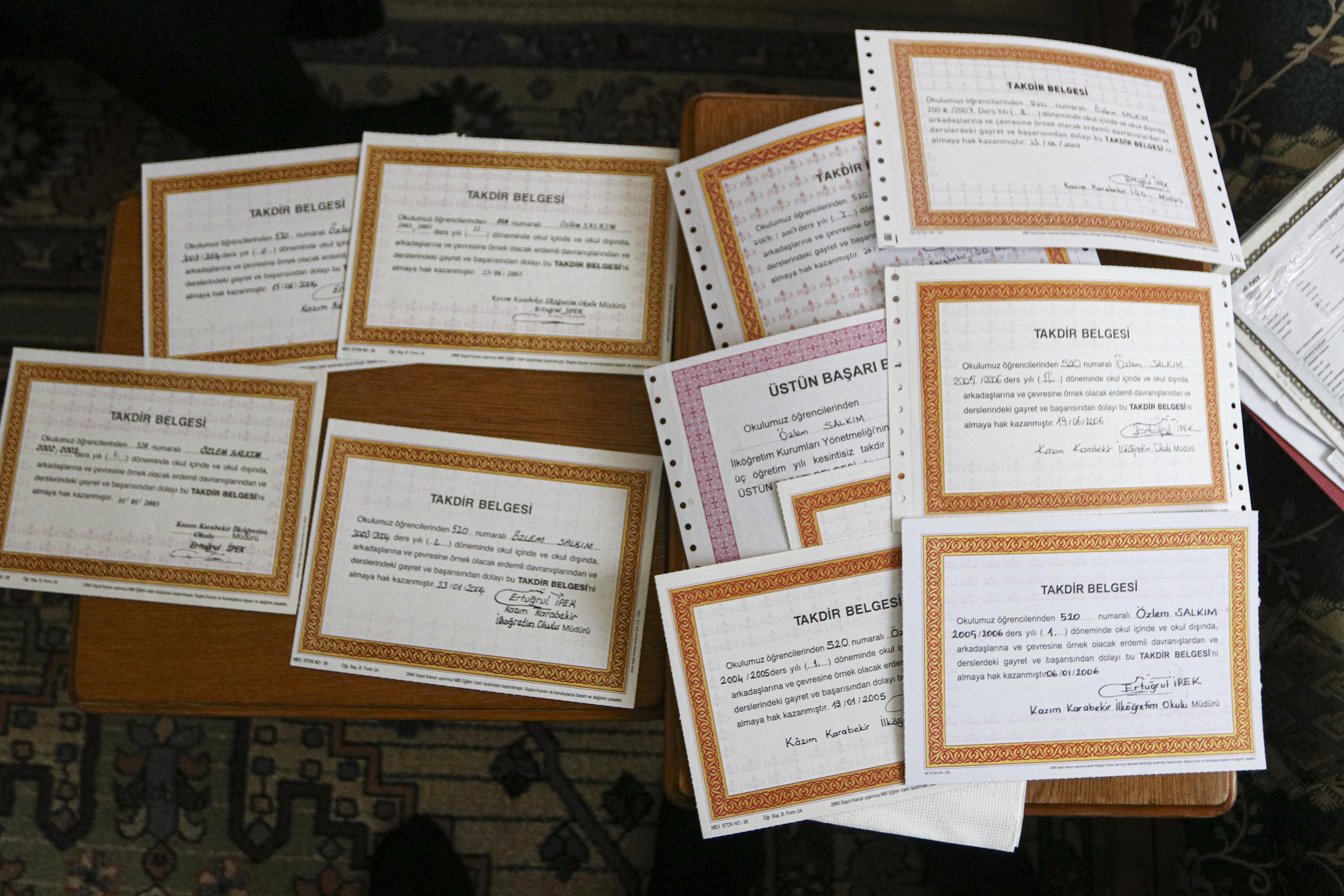 Silahla başından vurularak ölen Özlem savcı, evlat edinilmiş