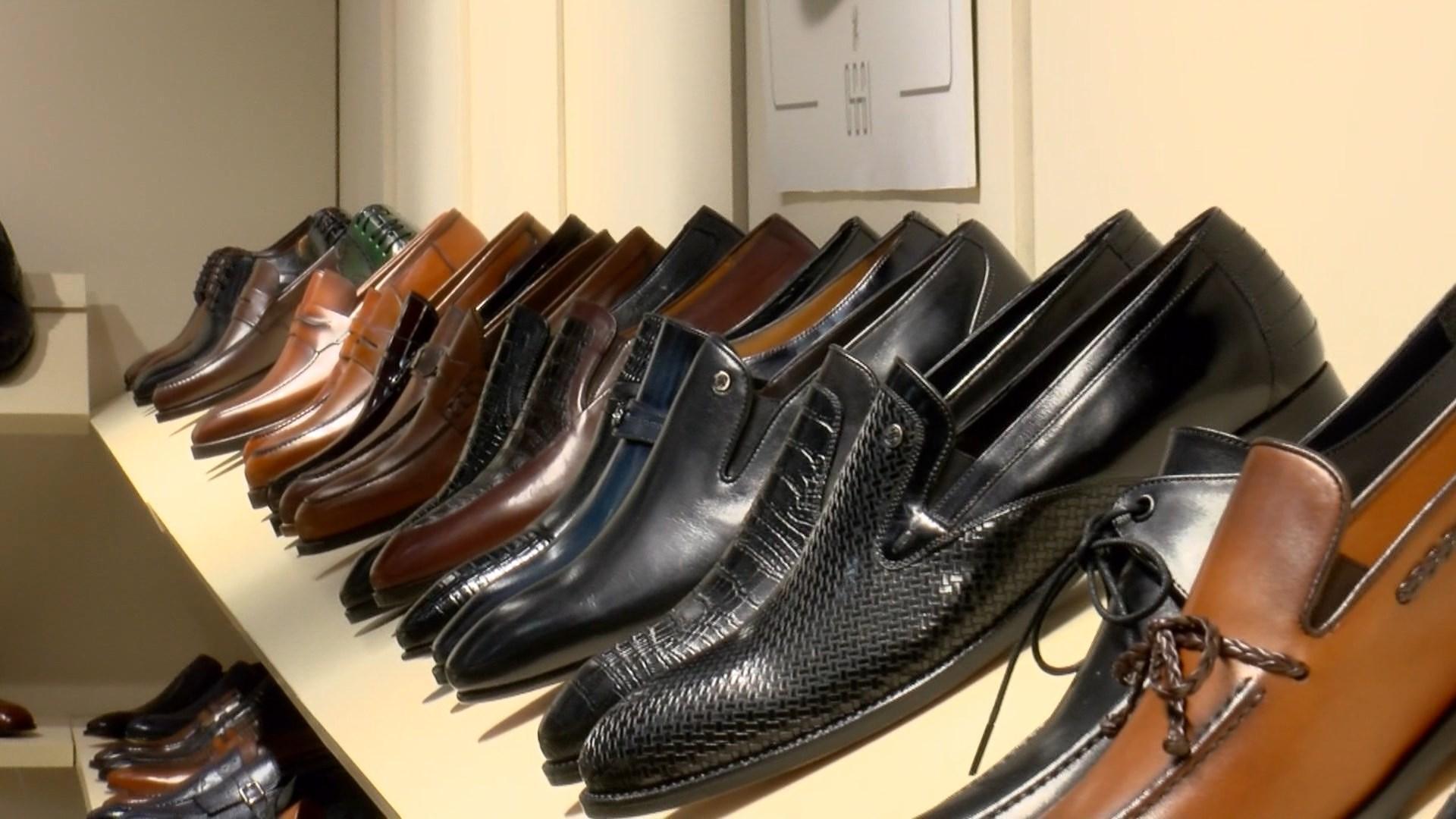 Fuarın en pahalısı... 10 bin dolarlık timsah derisi ayakkabıdan 3 kişi aldı, siparişler var