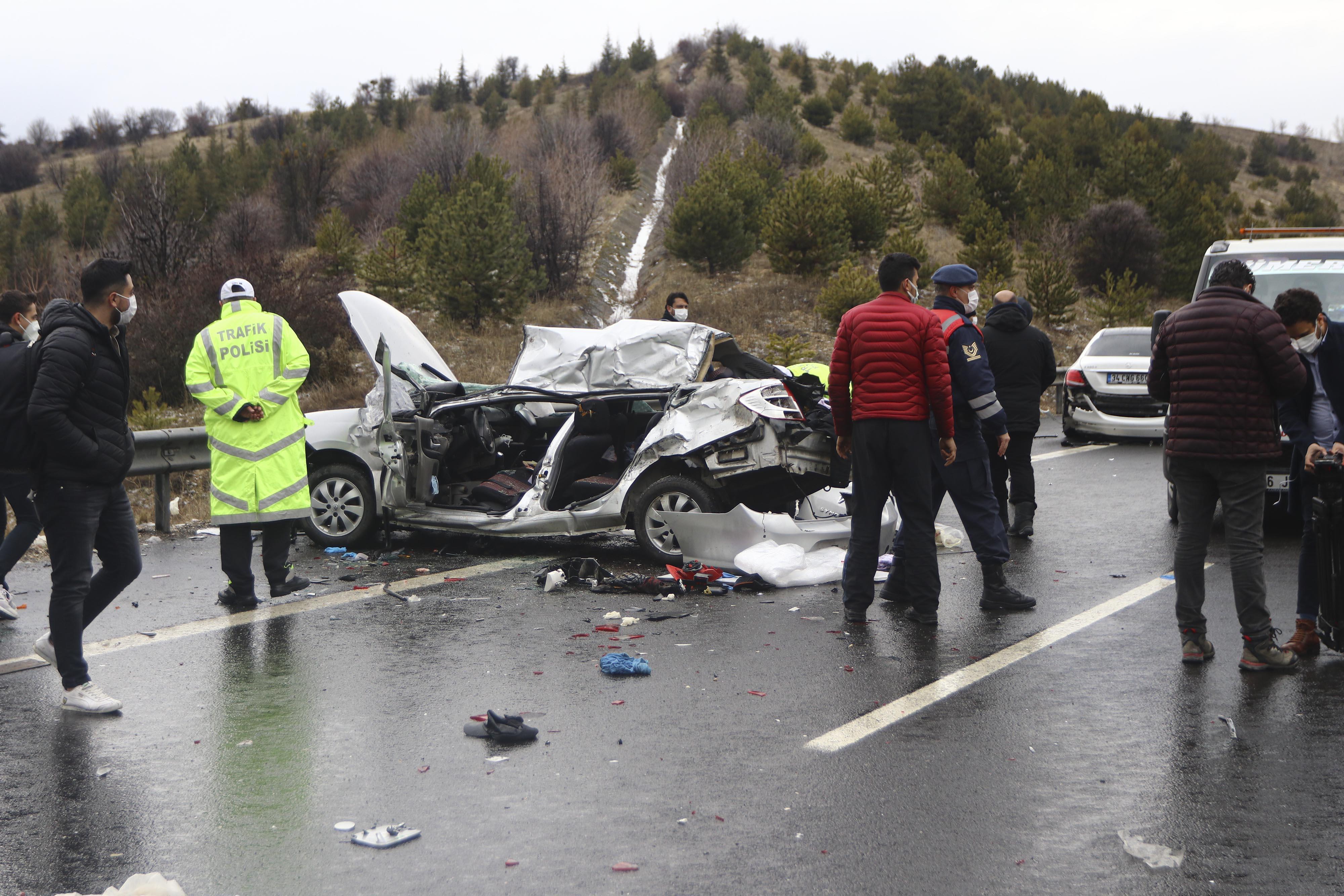 Ankara TEMde dolu kazası: 4 ölü, 5 yaralı