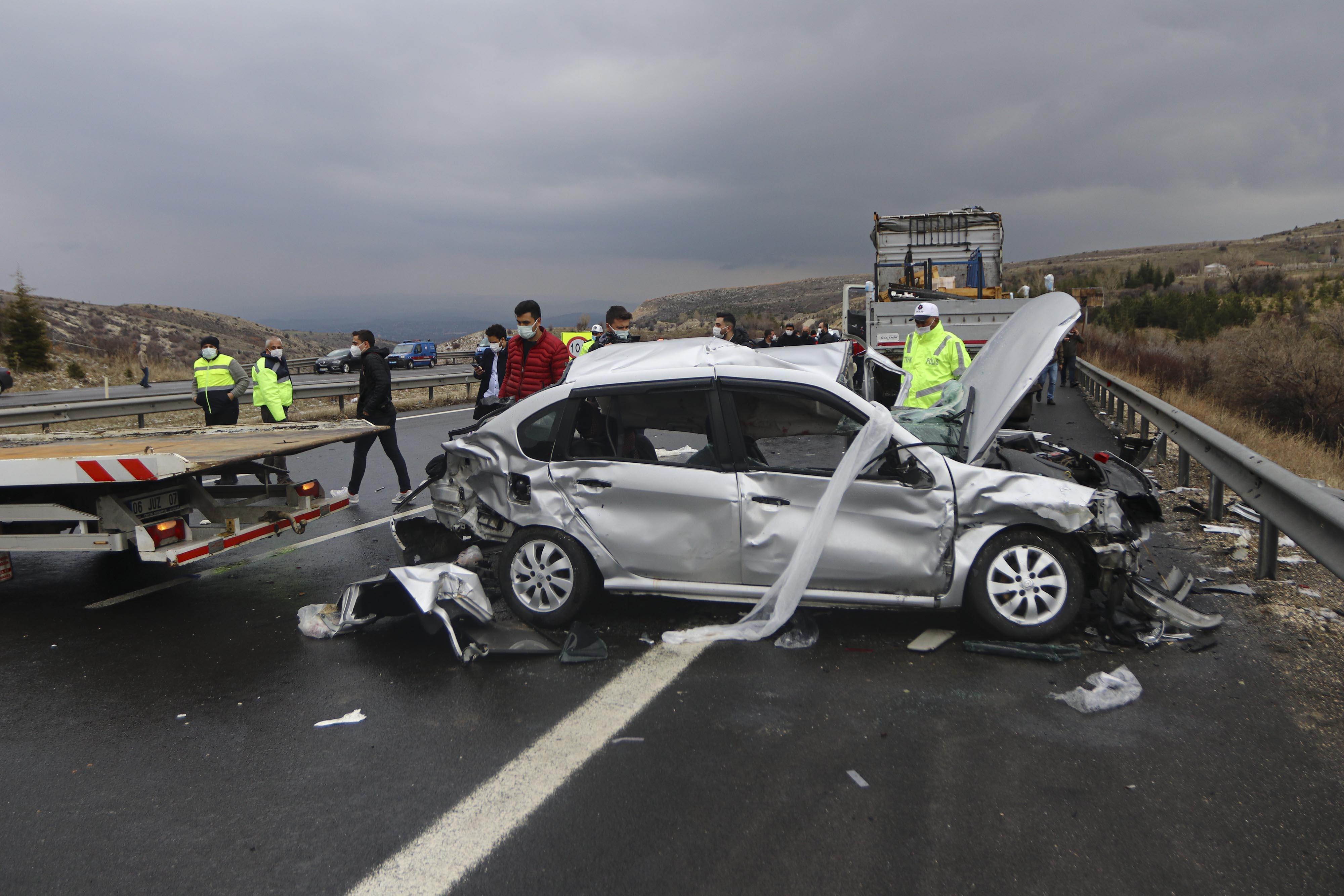 Ankara TEMde dolu kazası: 4 ölü, 5 yaralı