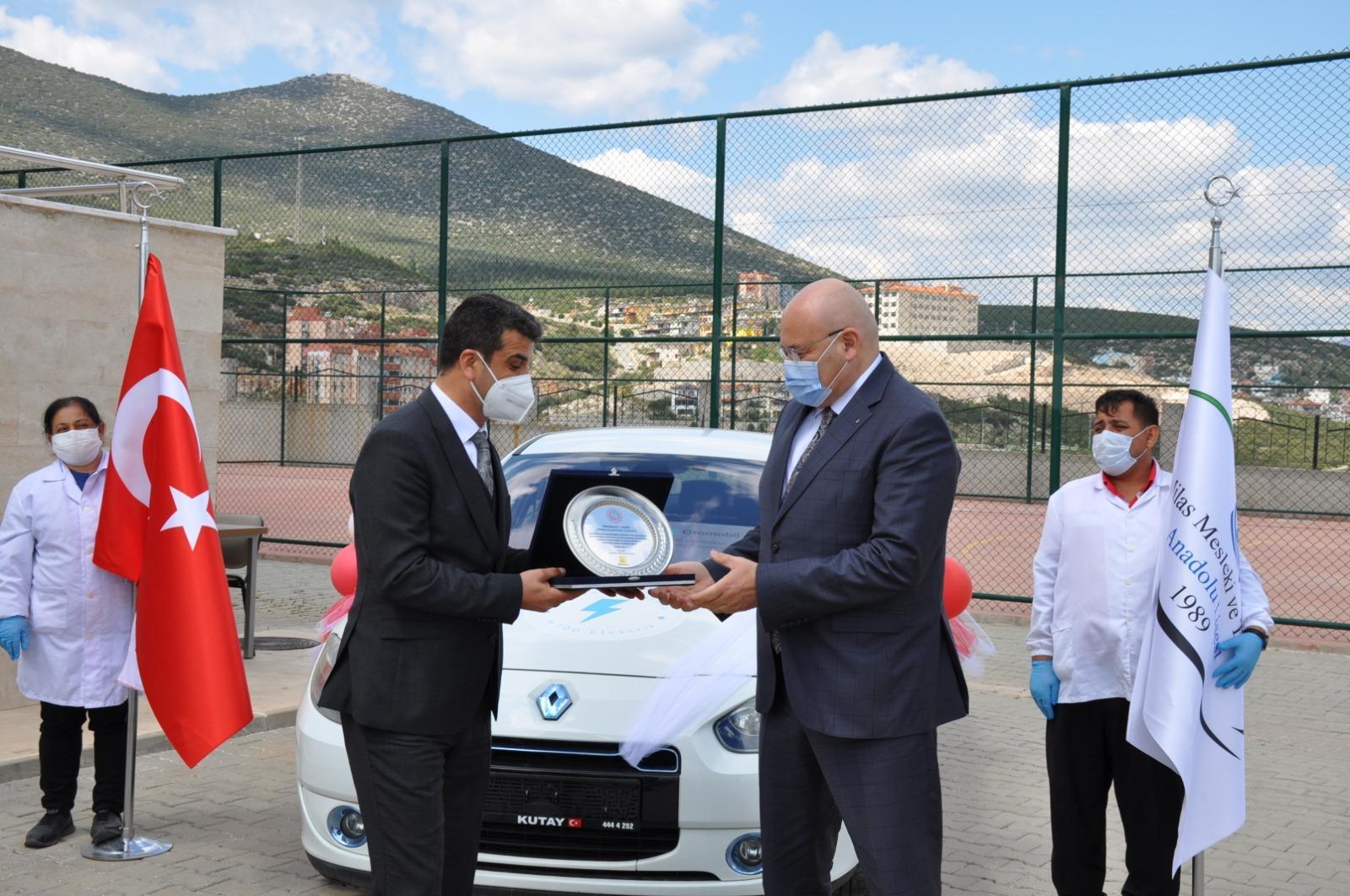 Otomobil üreticisinden eğitime elektrikli araç desteği