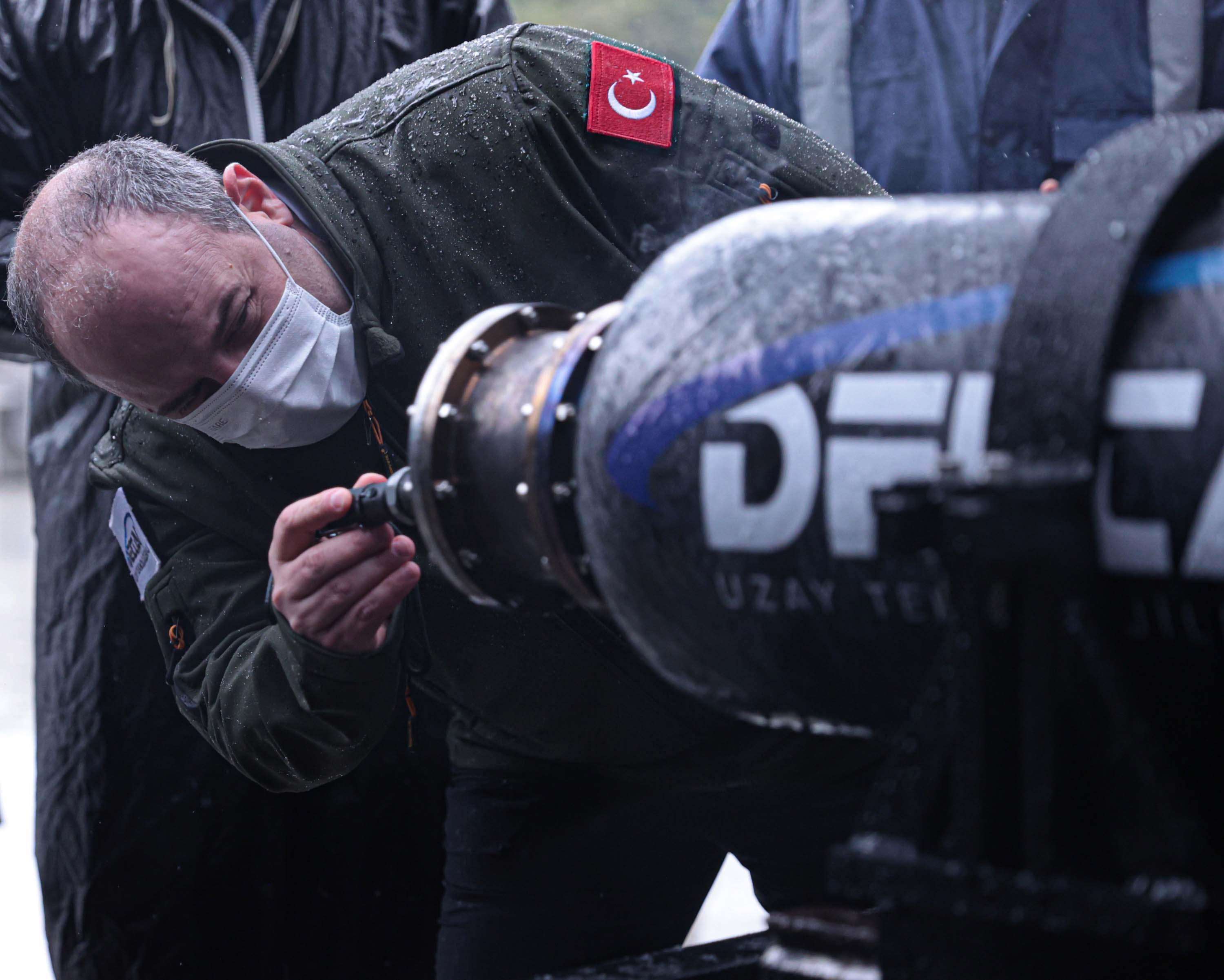 Milli ve özgün hibrit roket motoru ilk sınavını başarıyla geçti