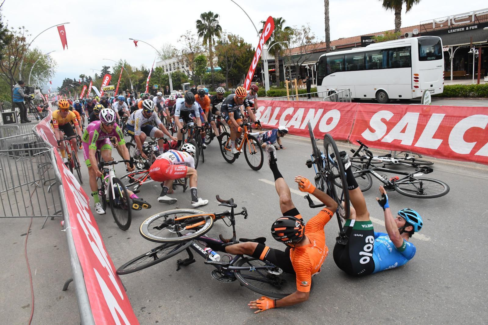56ncı Cumhurbaşkanlığı Türkiye Bisiklet Turu Alanya-Kemer etabını Mark Cavendish kazandı
