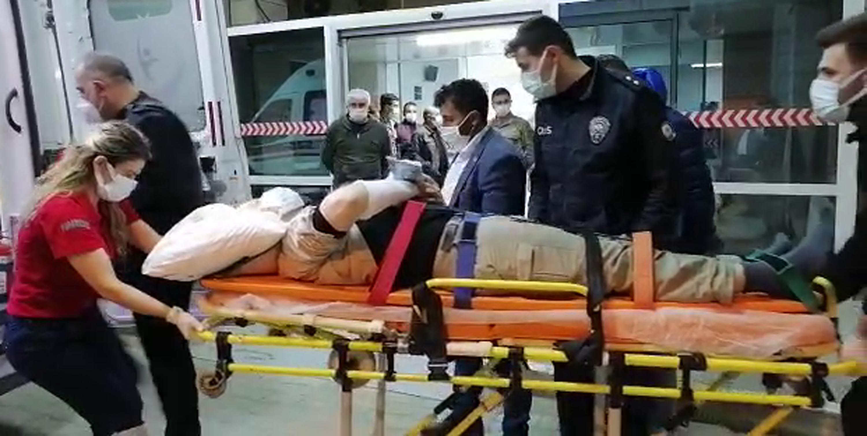 Erzurumdaki kazada Olur Kaymakamı ve Belediye Başkanı ile 2 kişi yaralandı